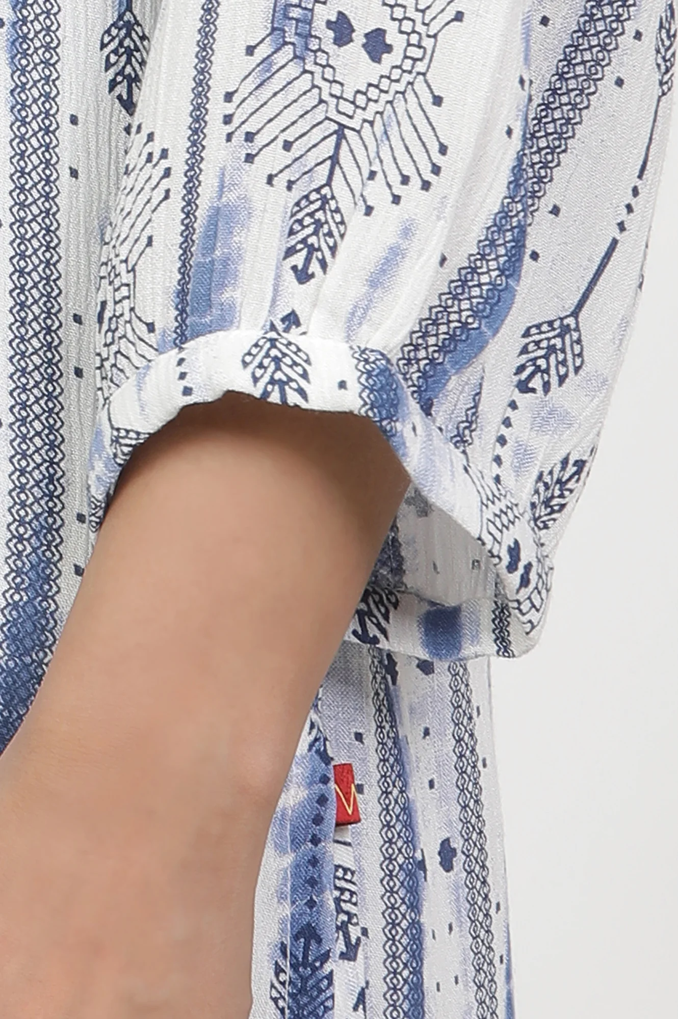 White And Blue Printed Kurta And Pants Set - Image 7