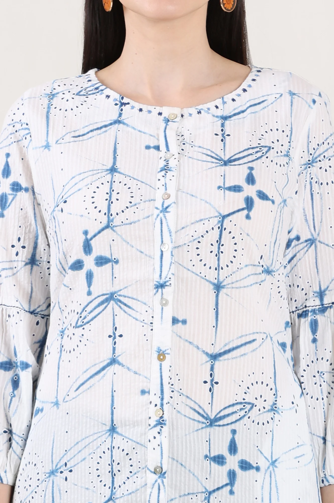 White And Blue Printed Pure Cotton Button Down Tunic With Puffed Sleeves - Image 3
