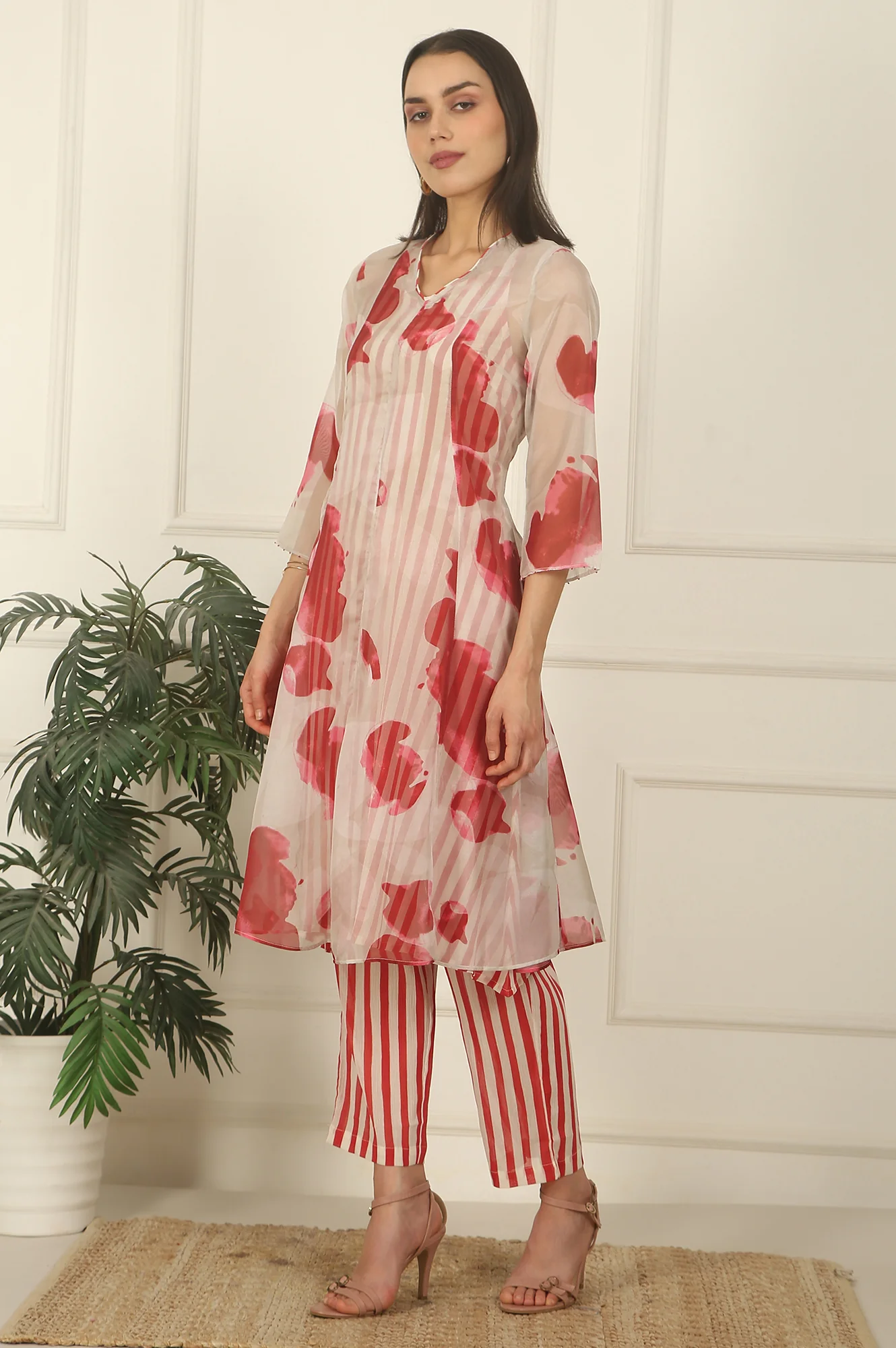 White and Red Printed Layered Organza Kurta, Pants and Dupatta Set - Image 5