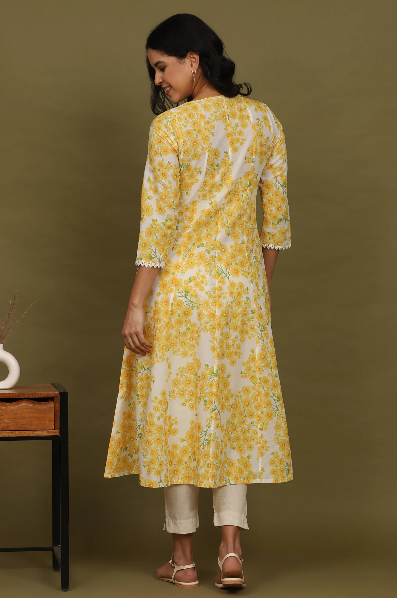 White and Yellow Floral Printed Pure Cotton Flared Kurta - Image 6