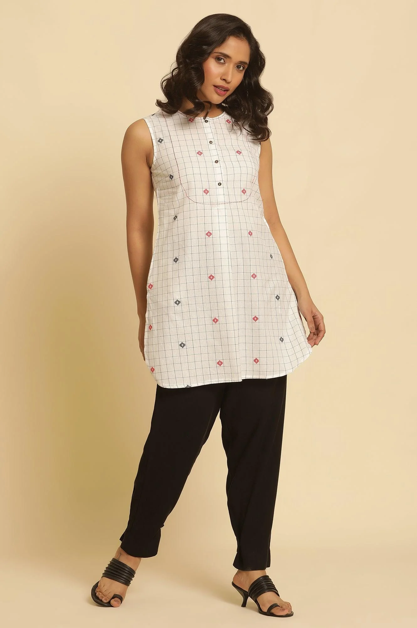 White Checker Tunic With Curved Hemline - Image 5