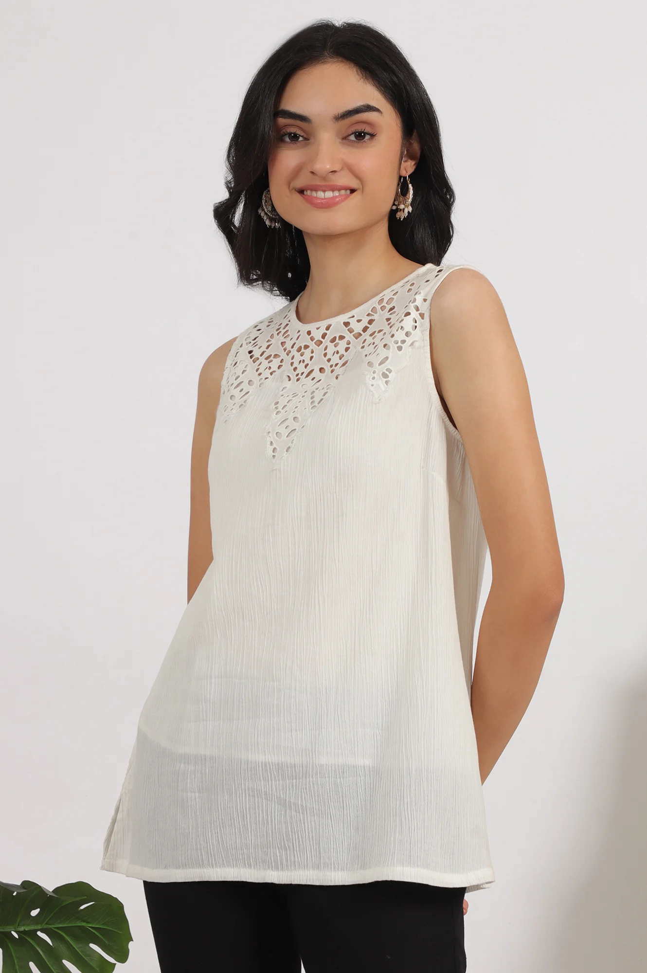 White Cotton Crinkle Top with Schiffli Detail on Neck - Image 5