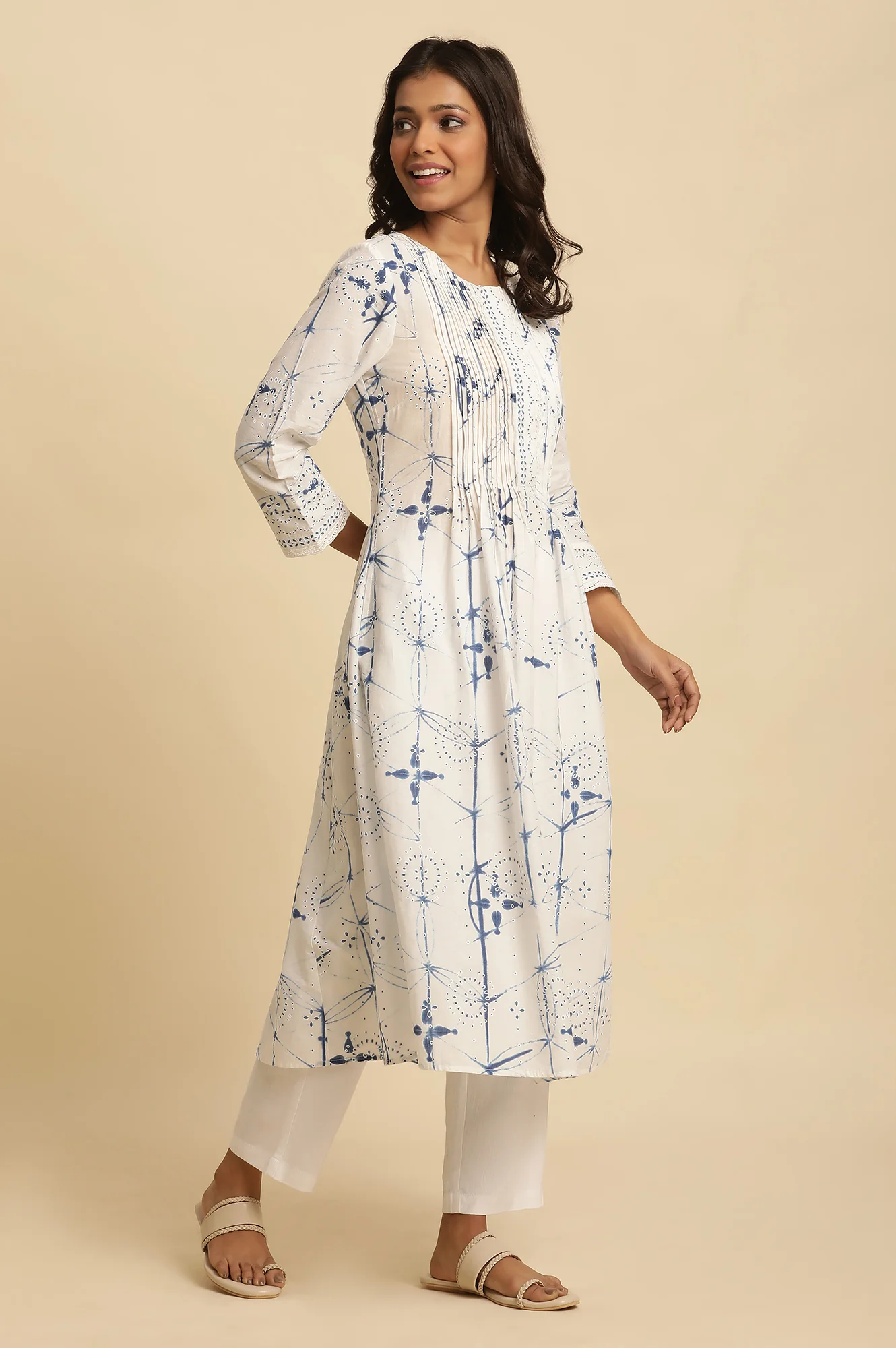 White Cotton Kurta With Blue Print - Image 3
