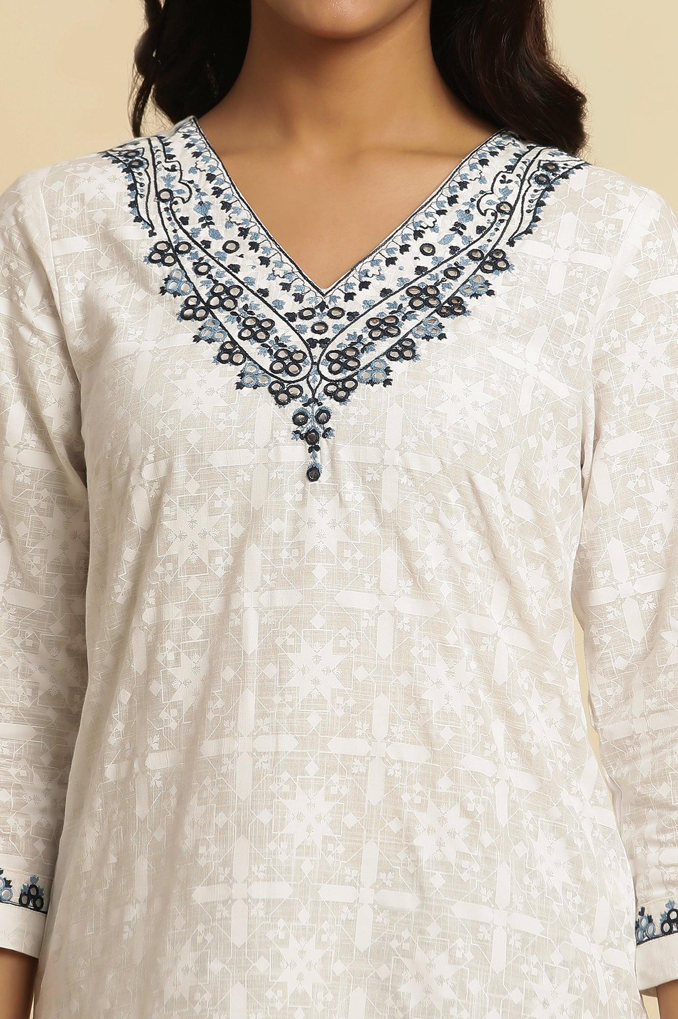 White Cotton Kurta With Embroidered Neck - Image 7