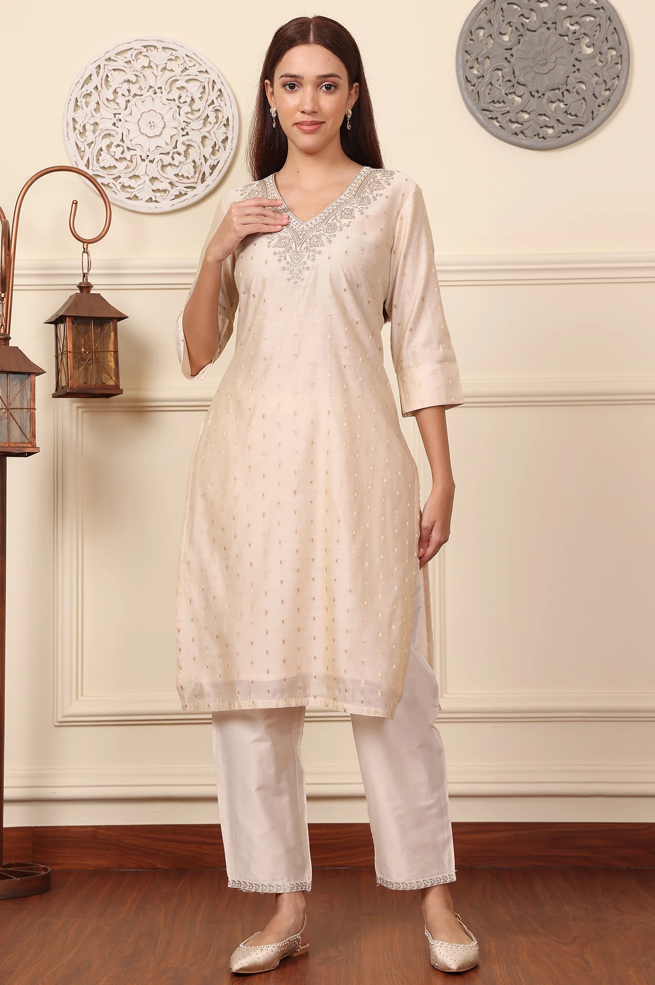 White Dori Embroidered Chanderi Straight Kurta - Image 2