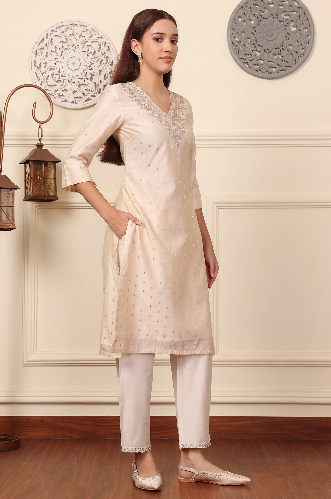 White Dori Embroidered Chanderi Straight Kurta - Image 4