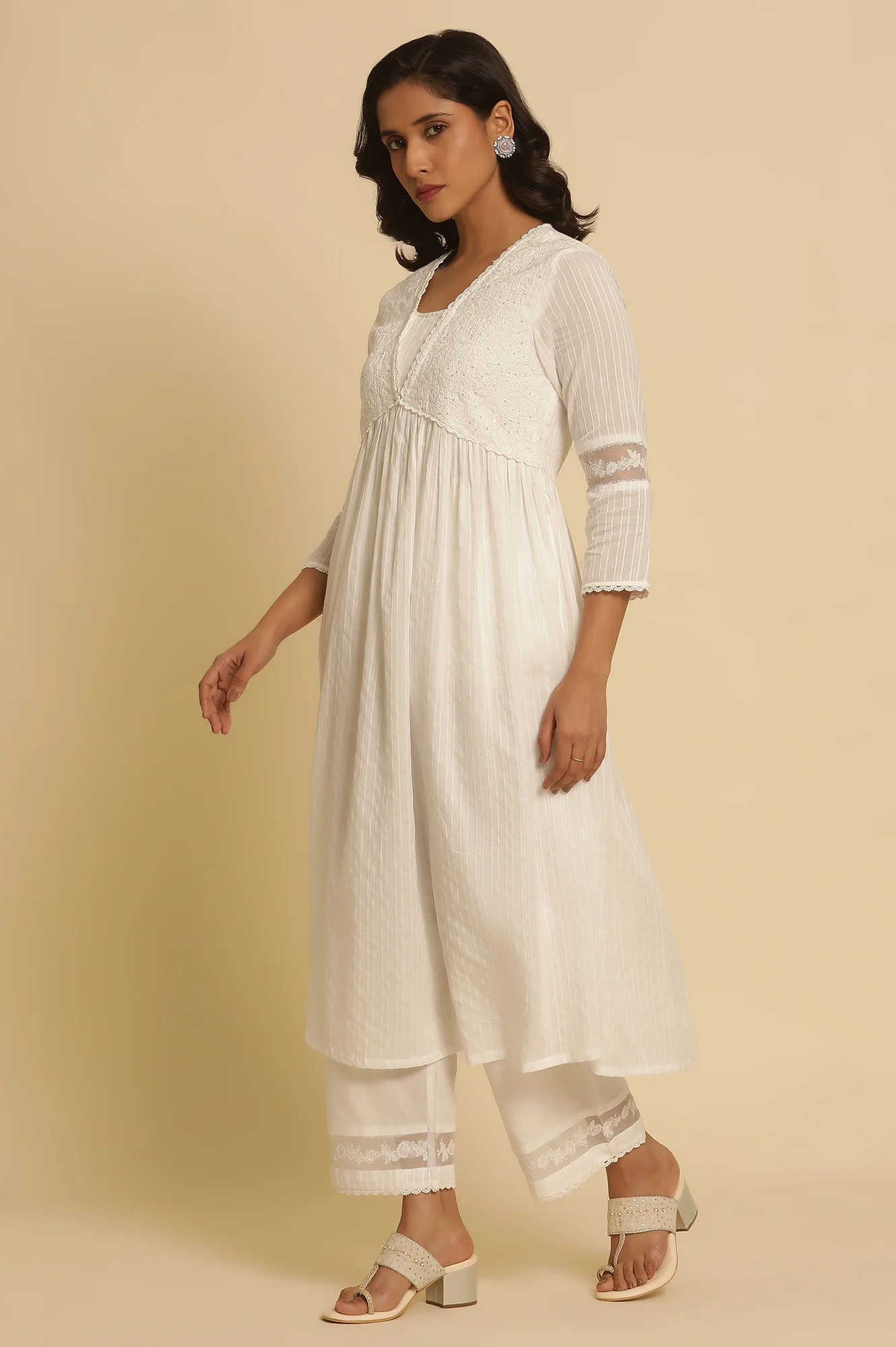 White Embellished Kurta, Pants and Dupatta Set - Image 3