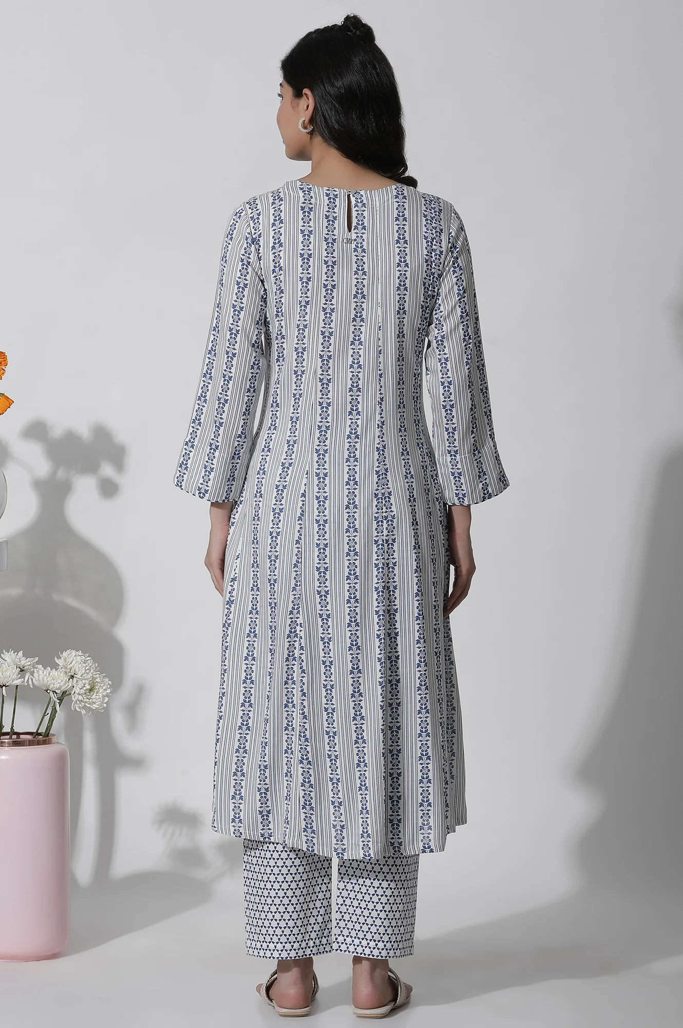 White Flared Kurta With Blue Prints - Image 4