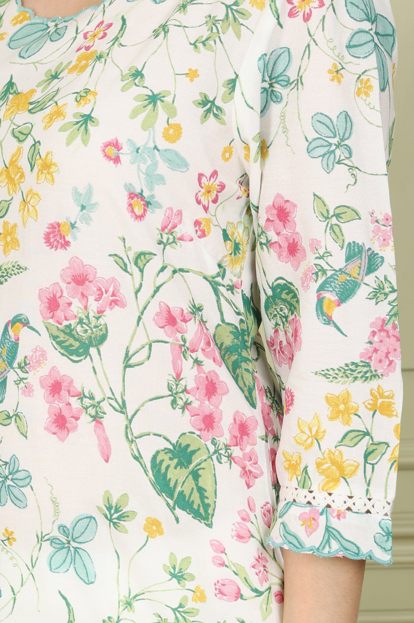 White Floral And Bird Printed Straight Kurta With Scalloped Neckline - Image 7