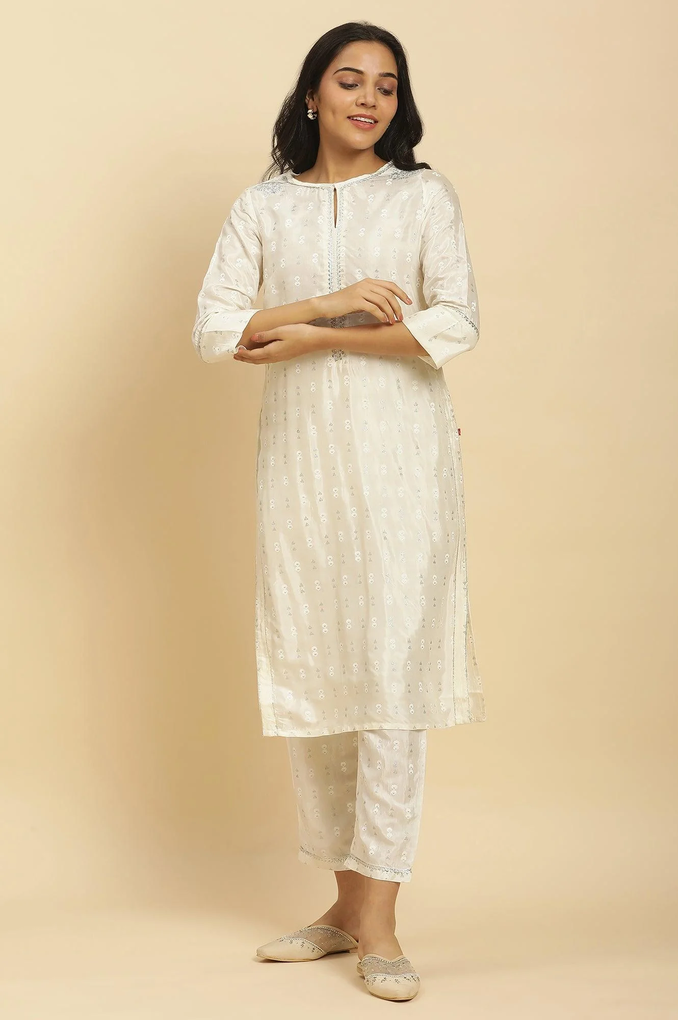 White Floral Glitter Printed Shantung Kurta And Pants Set - Image 3