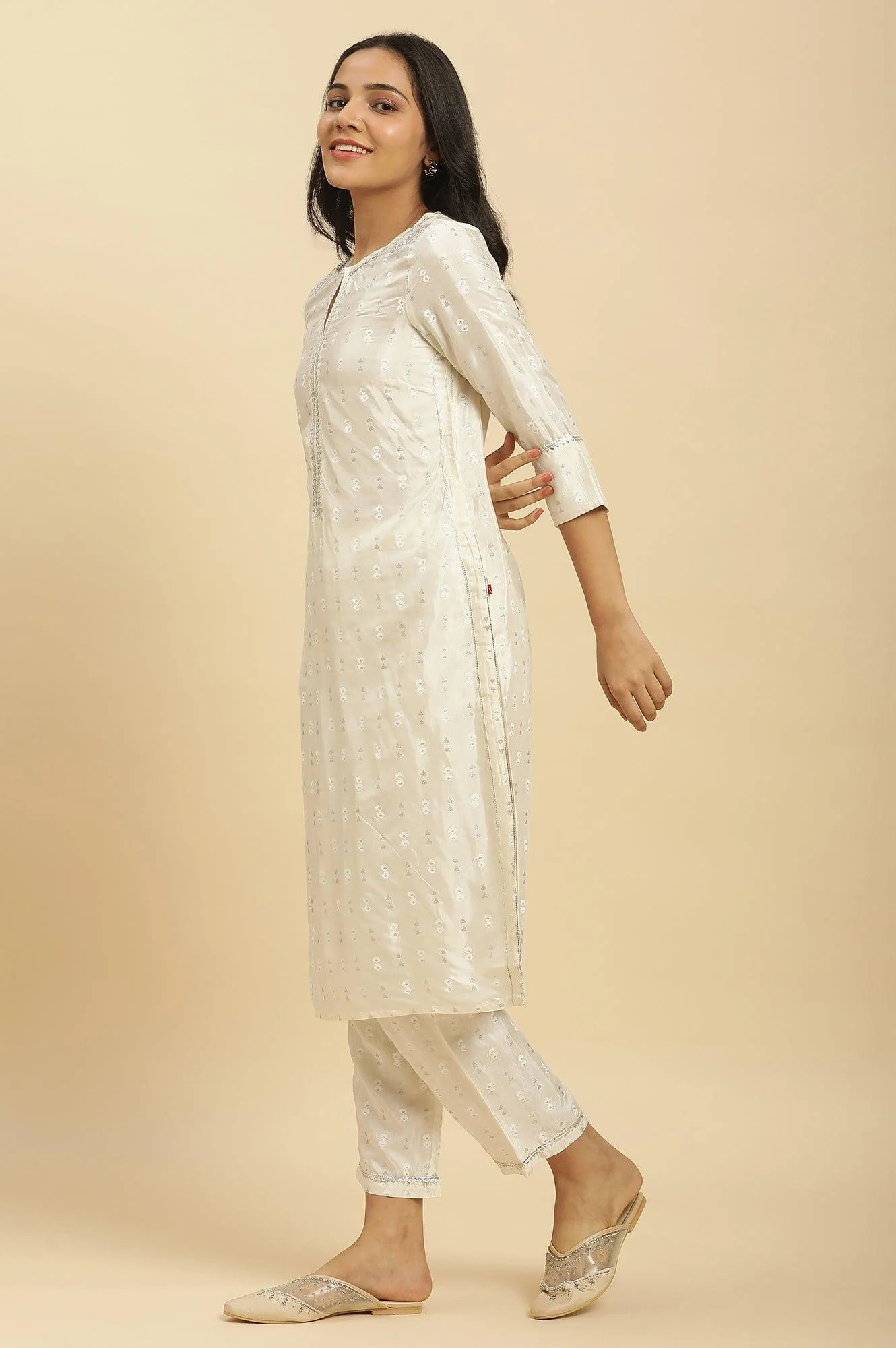 White Floral Glitter Printed Shantung Kurta And Pants Set - Image 6