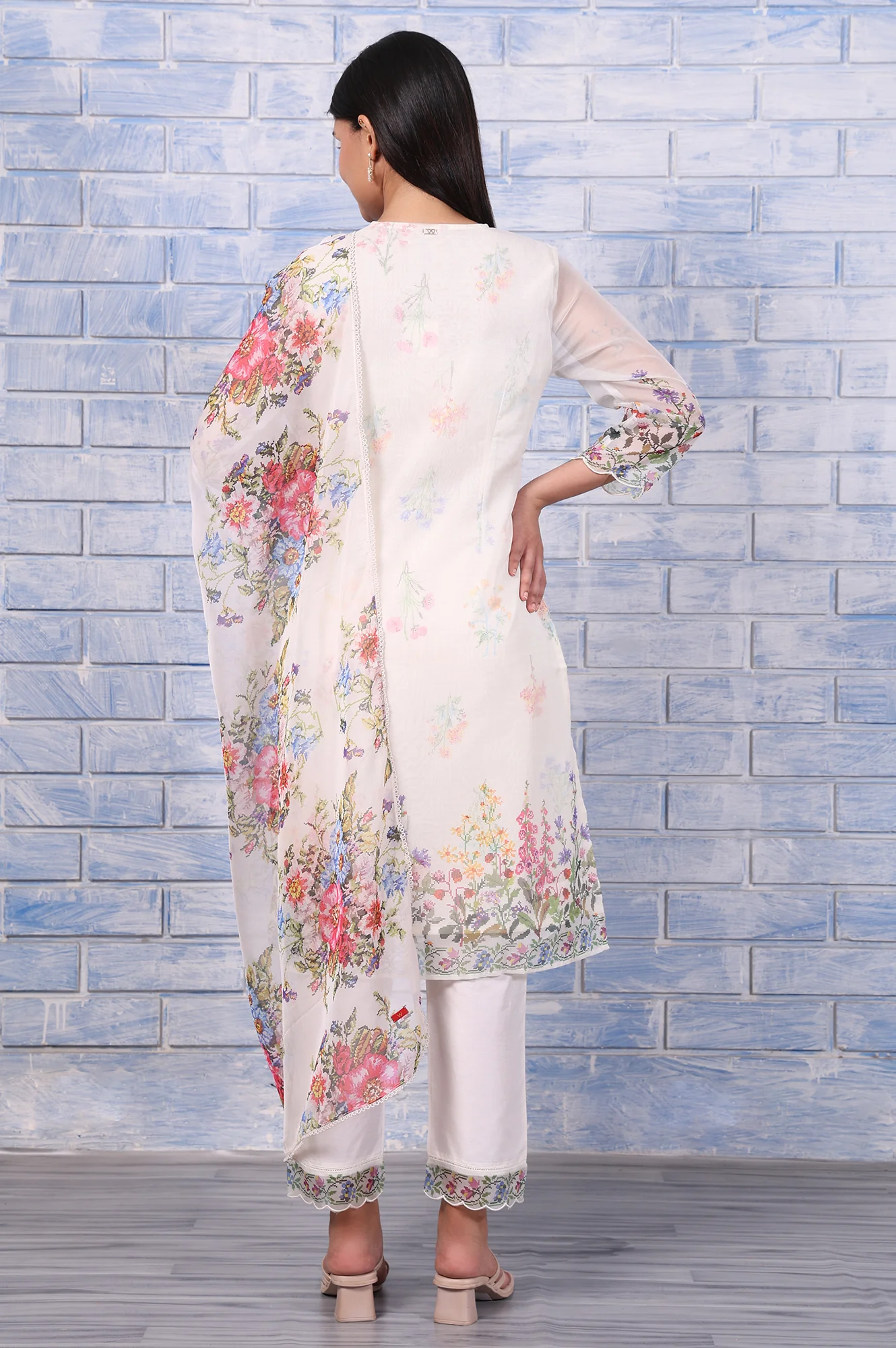 White Floral Printed Beads Organza Straight Kurta, Straight Pant And Dupatta Set - Image 5