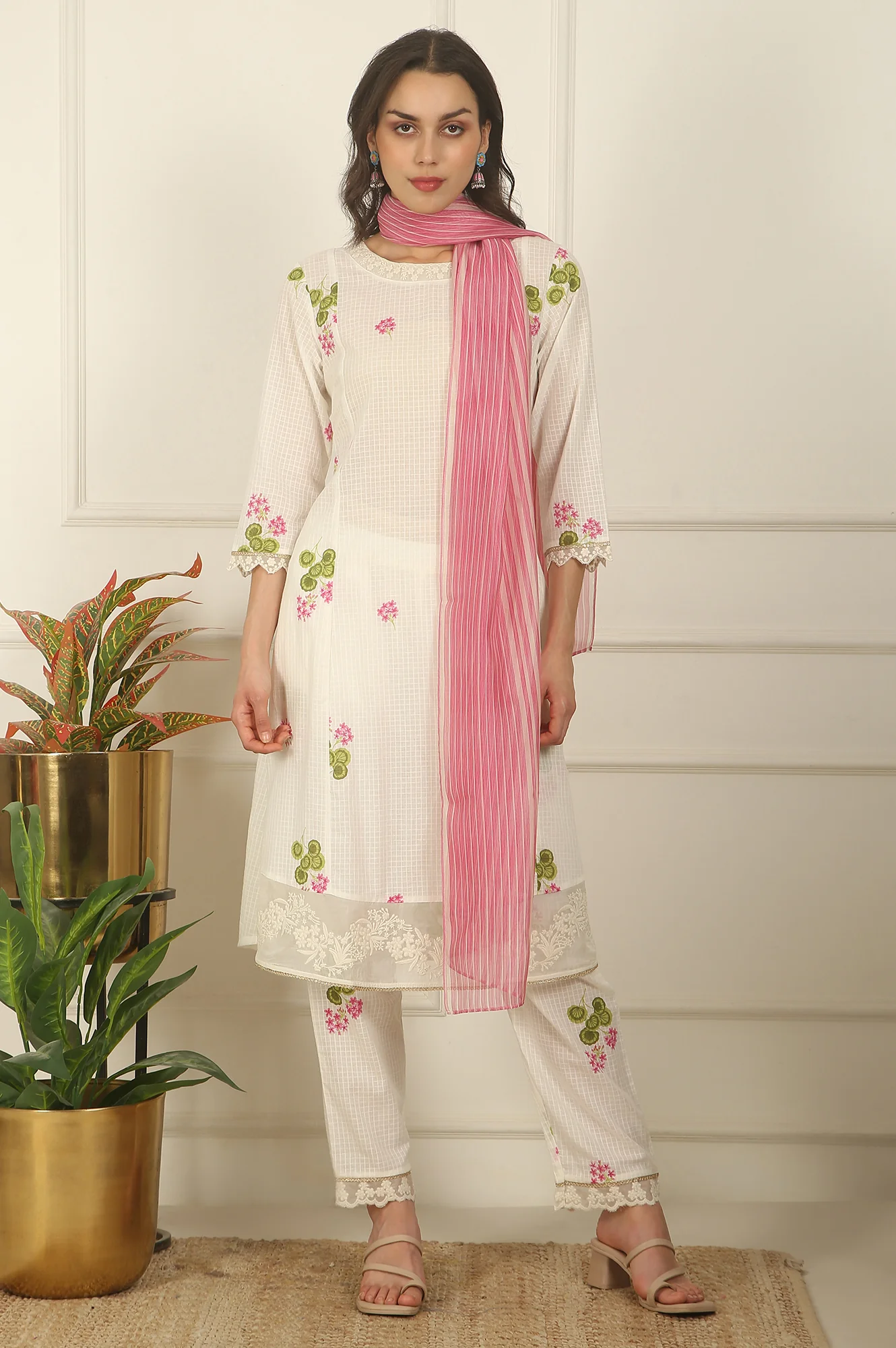 White Floral Printed Checker Cotton A-line Kurta, Pants and Dupatta Set - Image 2