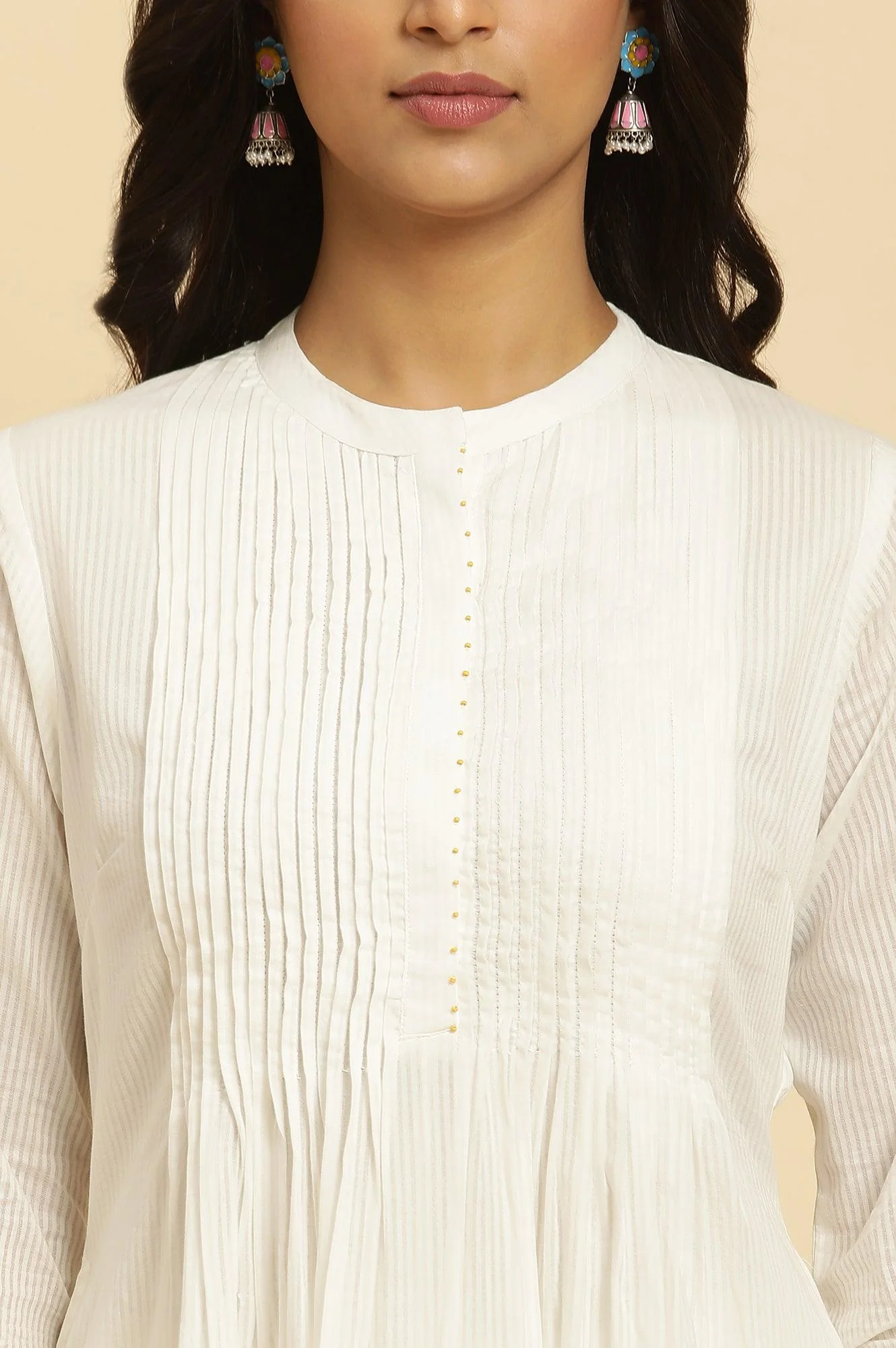 White Floral Printed Kurta and Pants Set - Image 7