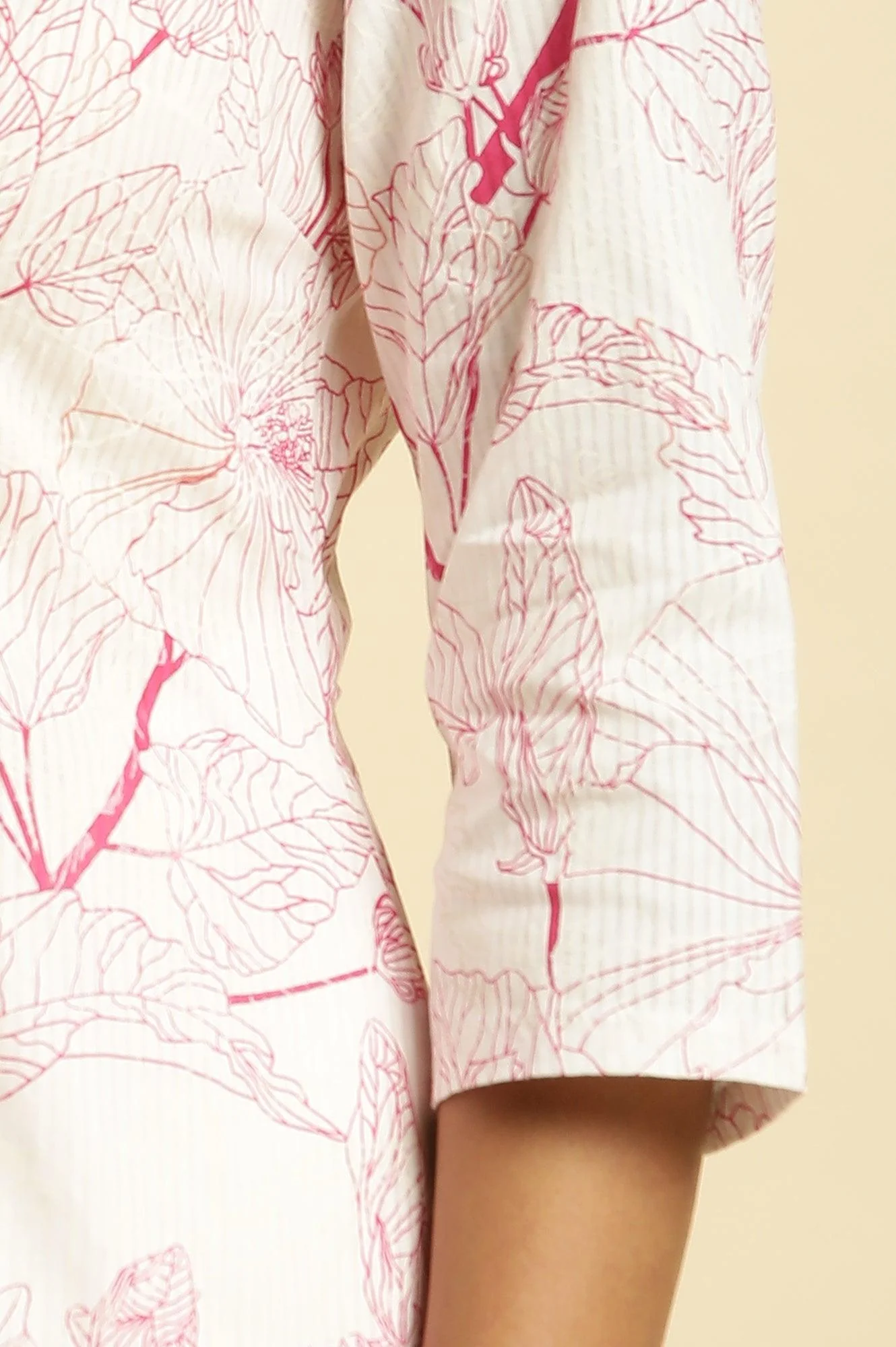 White Floral Printed Kurta And Pants Co-Ord Set - Image 7