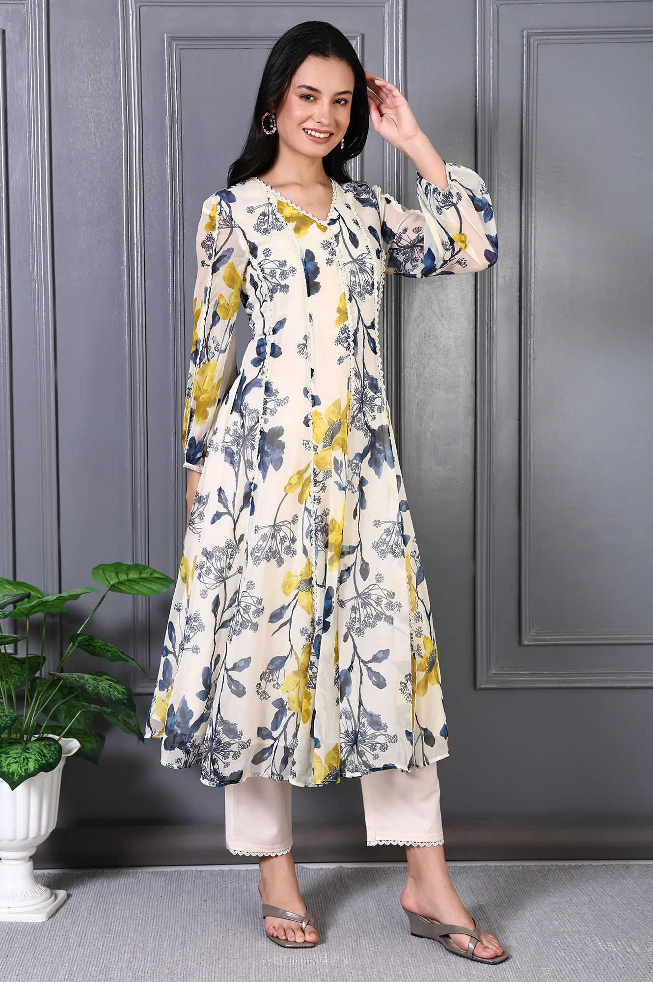 White Floral Printed Lace Chiffon Flared Kurta and Pants Set - Image 6