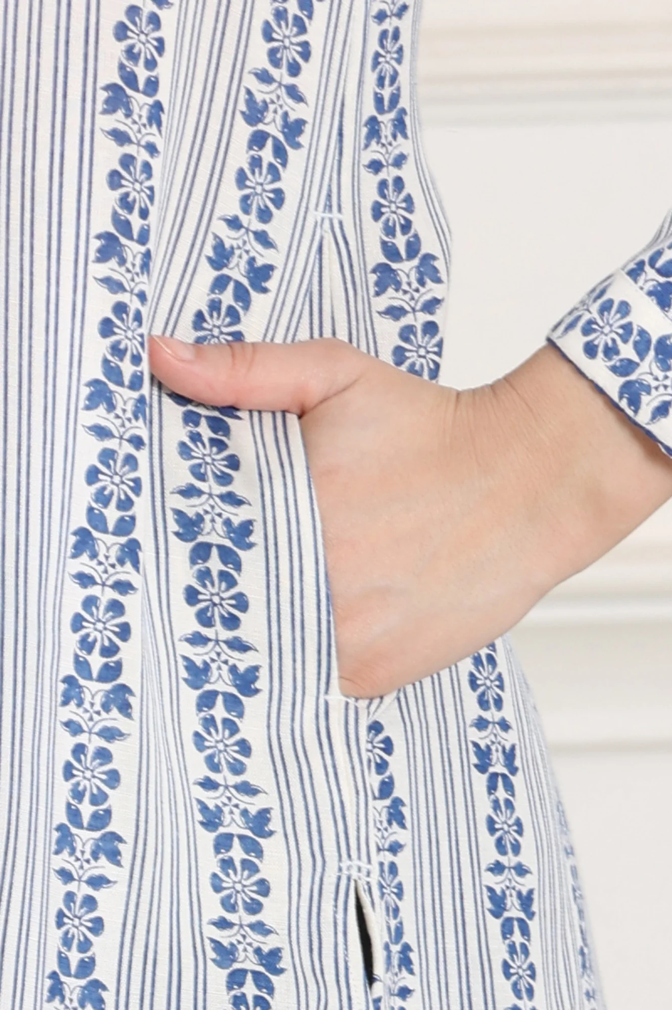 White Floral Printed Rayon Flax Tunic With Front Pleats - Image 7