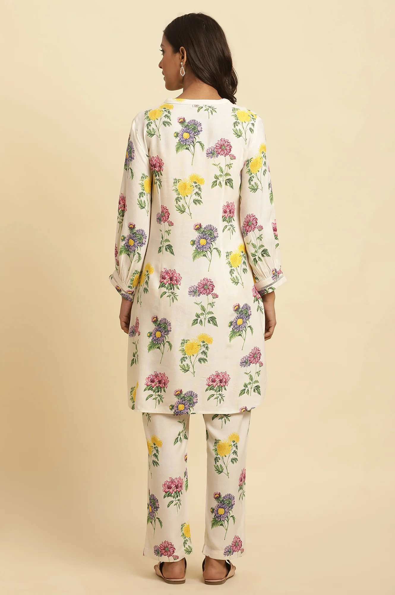 White Floral Printed Short Kurta And Pants Set - Image 4
