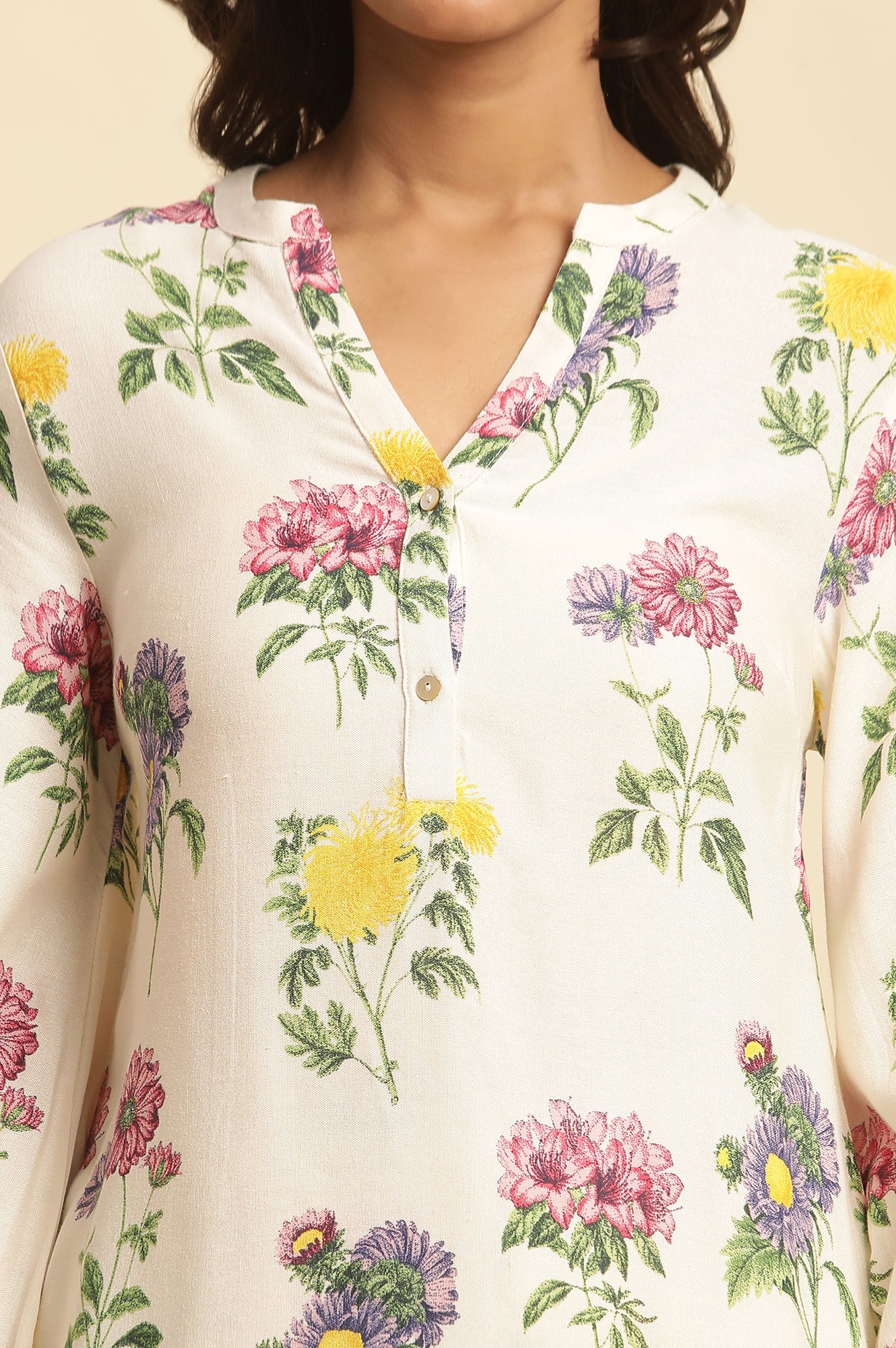 White Floral Printed Short Kurta And Pants Set - Image 6
