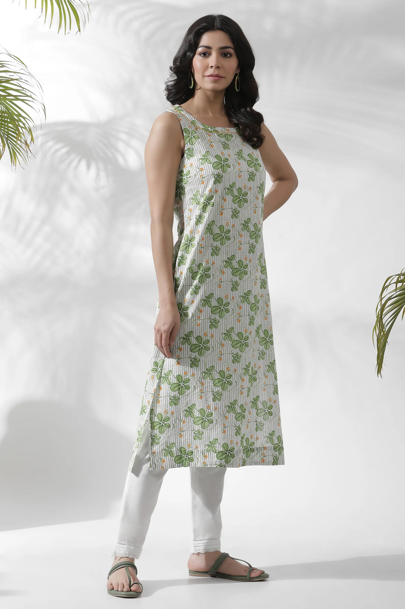 White Floral Printed Sleeveless Cotton Kurta - Image 5