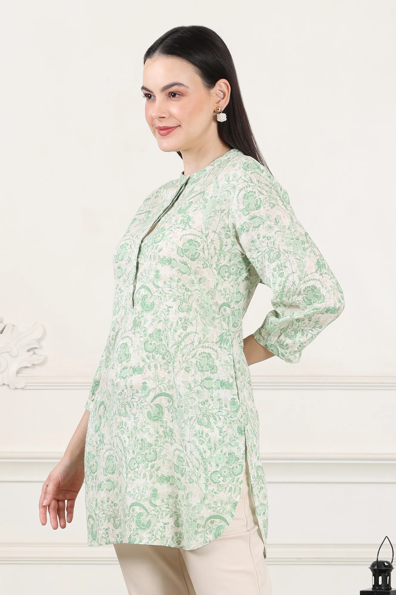 White Floral Printed Swiss Dot Straight Tunic - Image 4