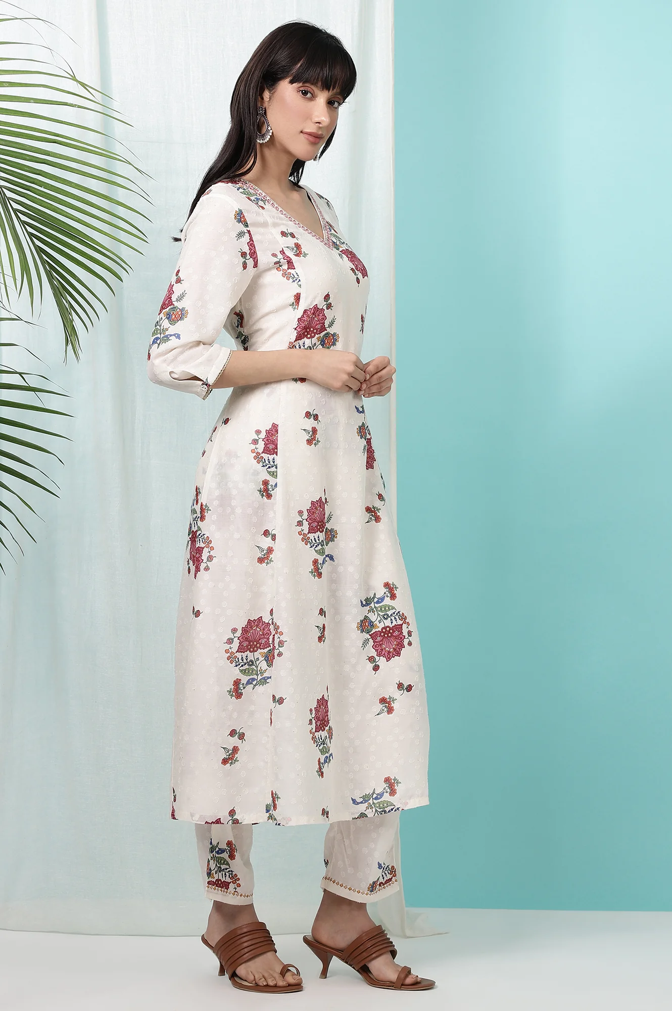 White Floral Printed Textured Dobby Flared Kurta - Image 7