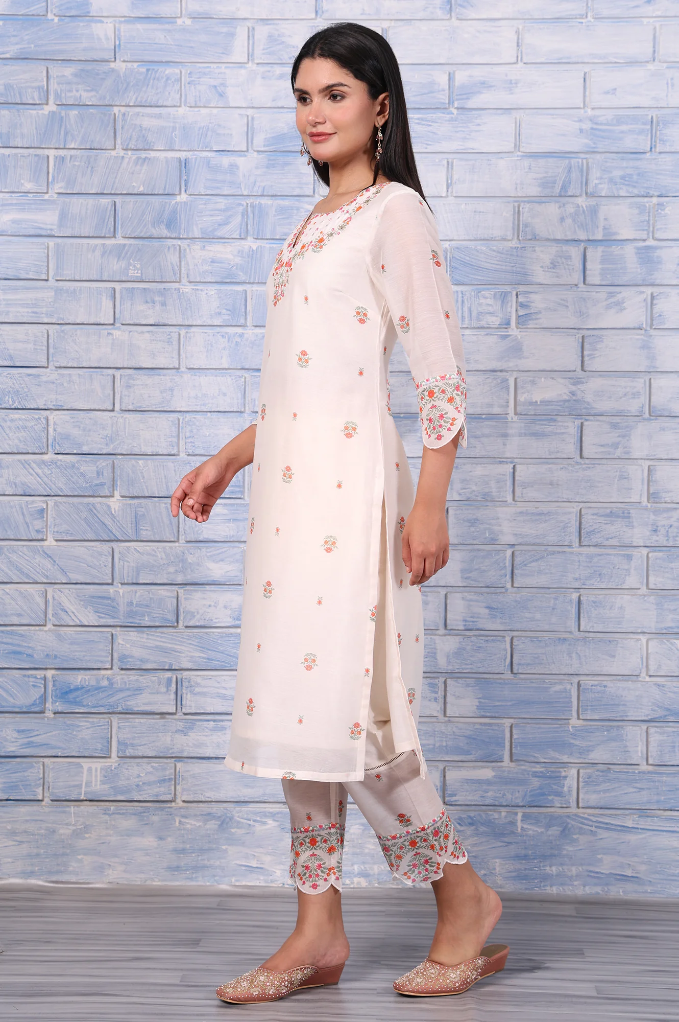 White Floral Printed Thread Embroidered Chanderi A-Line Kurta, Straight Pant And Dupatta Set - Image 4