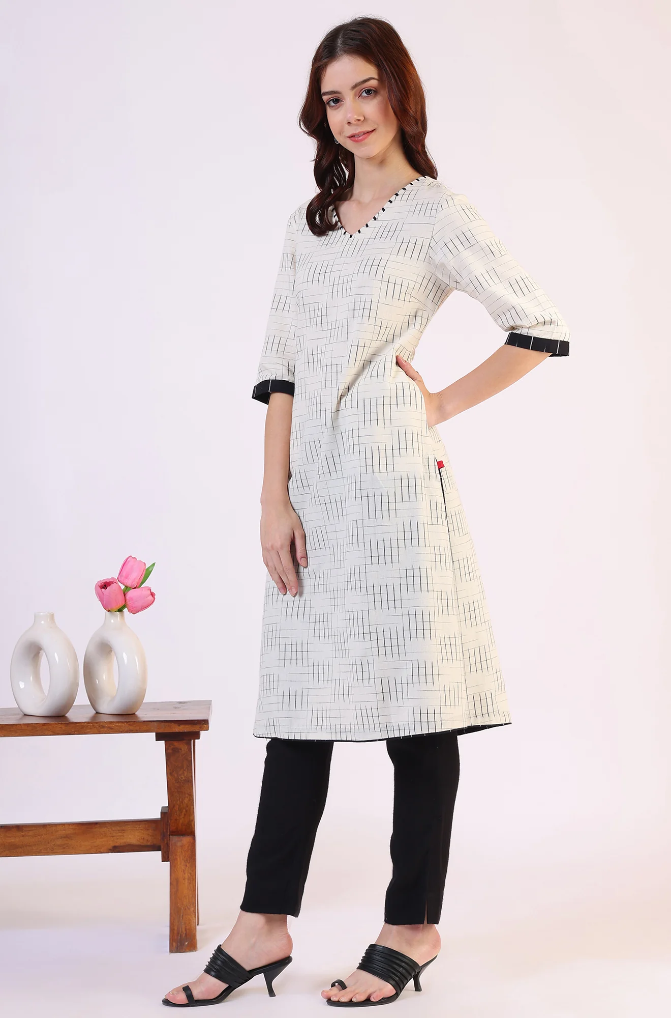 White Ikkat Yarn Dyed Pure Cotton Straight Kurta - Image 5
