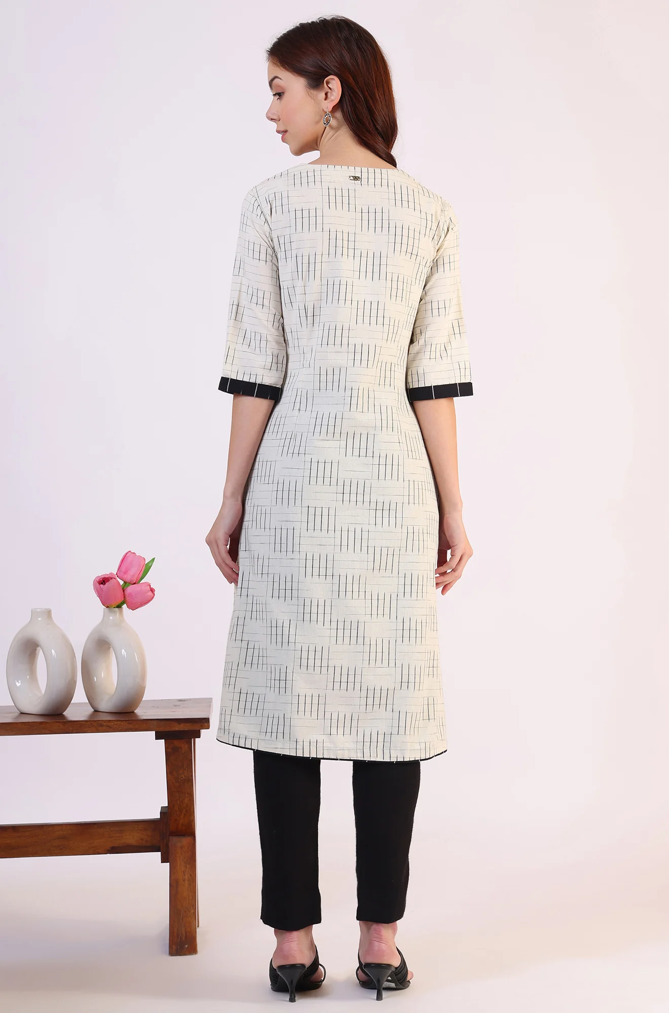 White Ikkat Yarn Dyed Pure Cotton Straight Kurta - Image 6