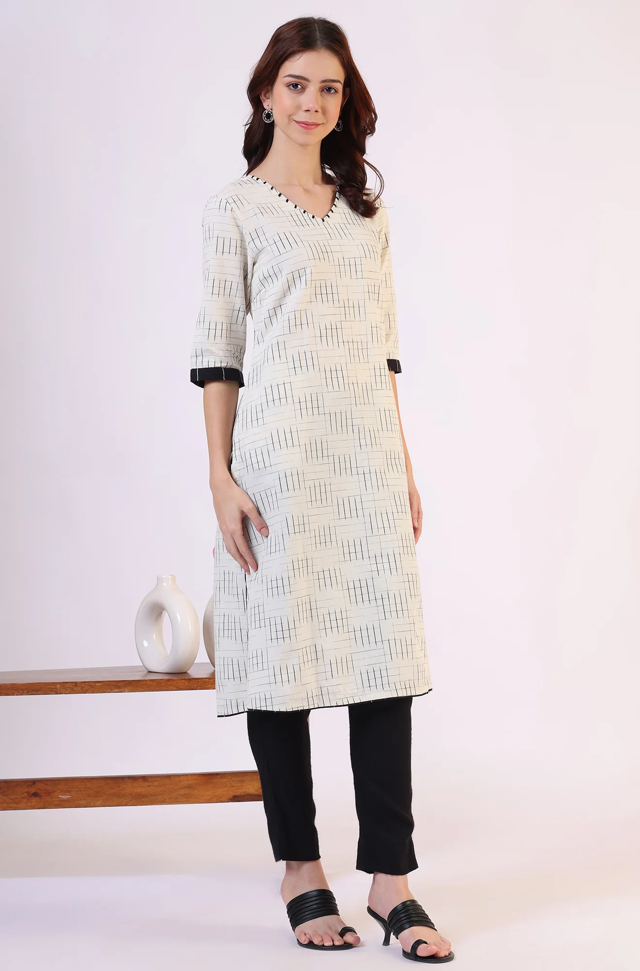 White Ikkat Yarn Dyed Pure Cotton Straight Kurta - Image 7
