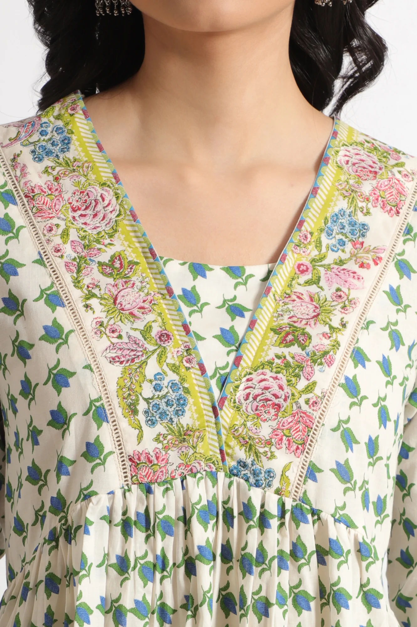 White Lotus Printed Pure Cotton Kurta and Pants Co-ord Set - Image 4