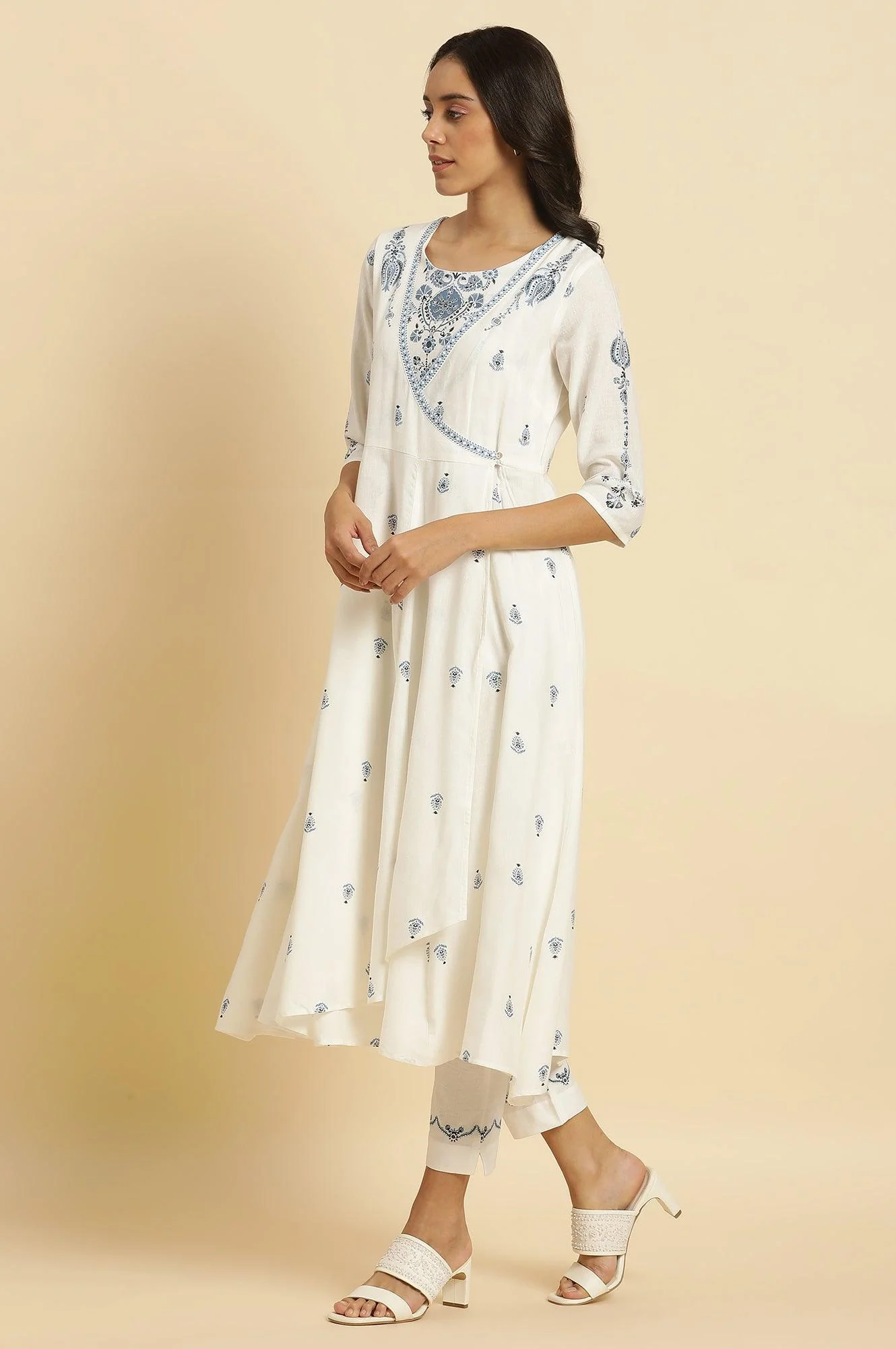 White Panelled Mock Angrakha Kurta, Pants & Dupatta Set - Image 5