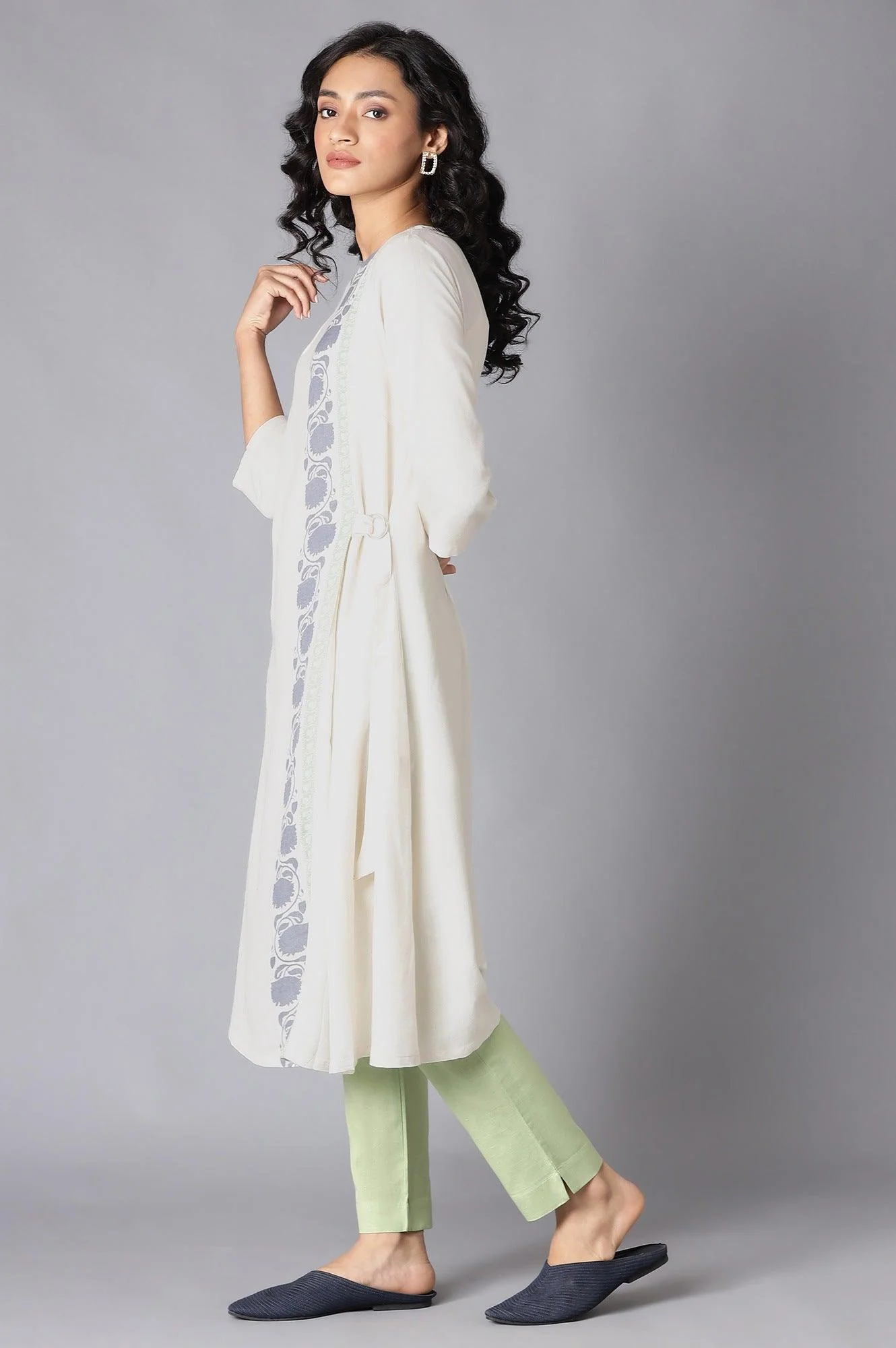 White Printed A-Line kurta - Image 3
