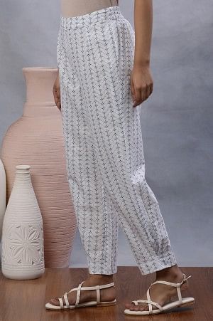 White Printed Salwar Pants With Pleats - Image 2