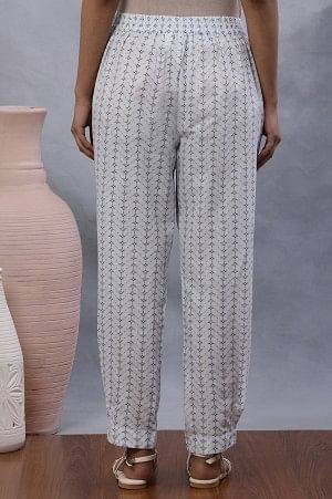White Printed Salwar Pants With Pleats - Image 3
