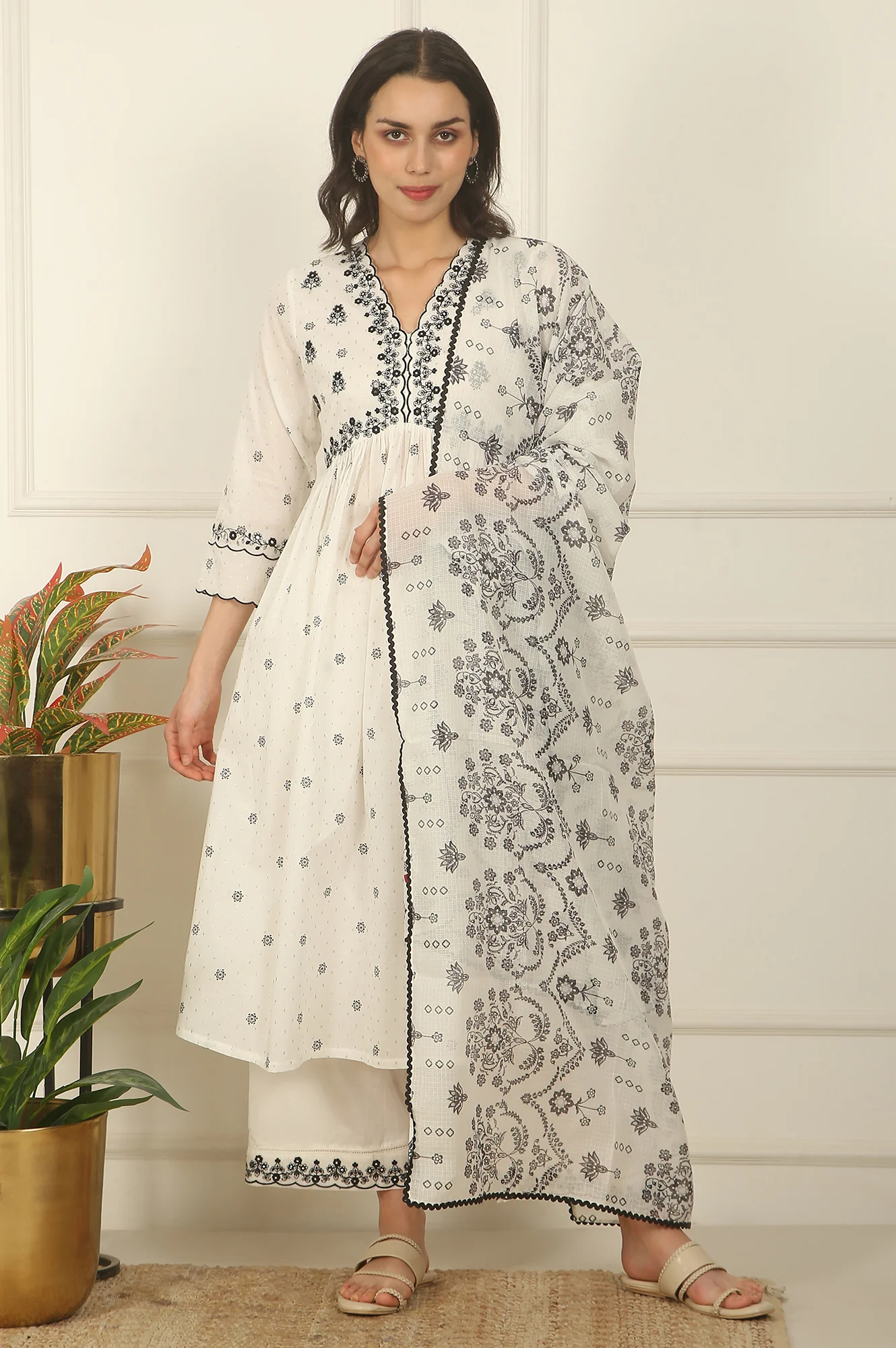 White Printed Thread Embroidered Chanderi Kurta, Pants and Kota Dupatta - Image 2