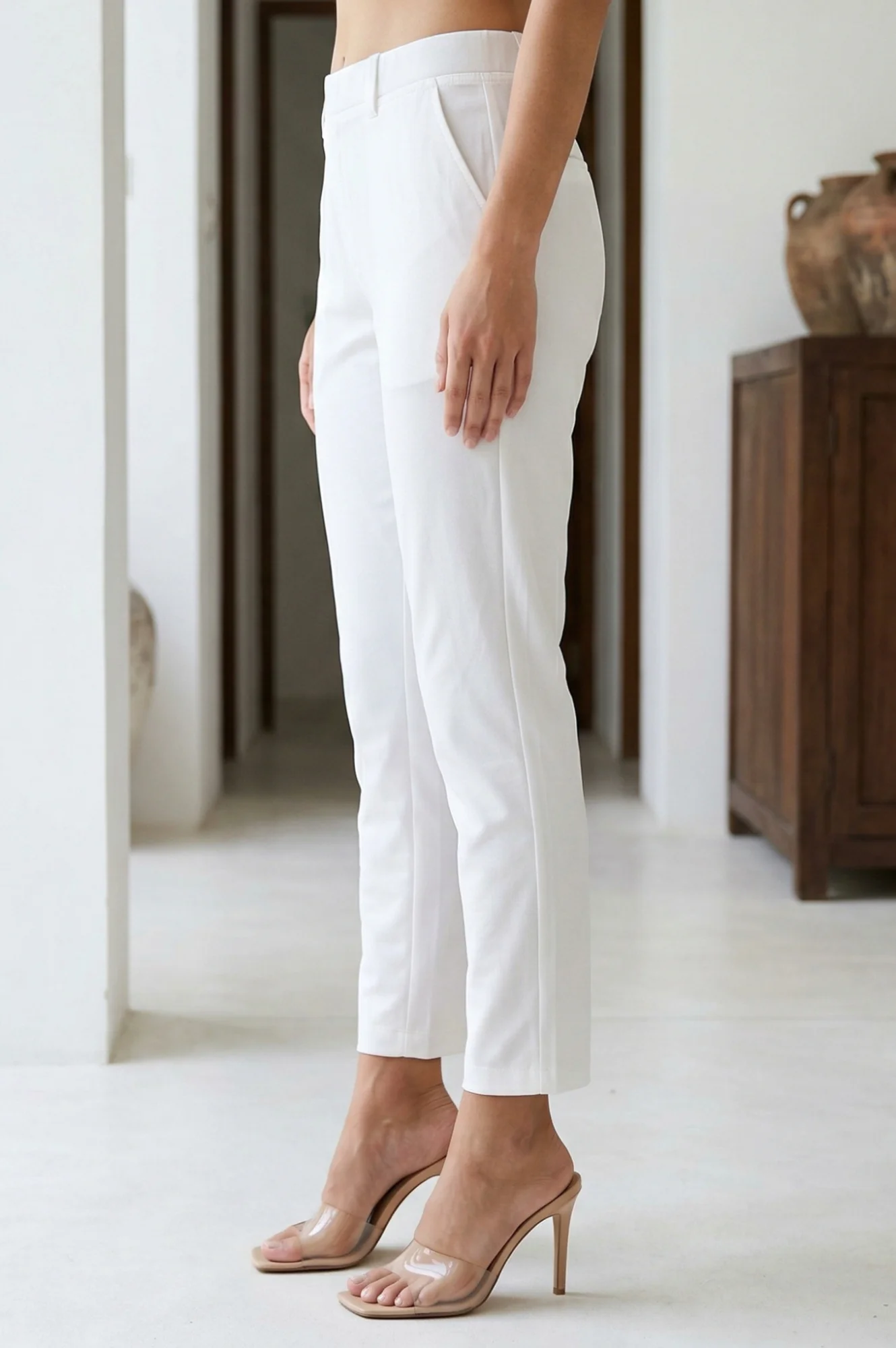 Elleven Women's White Solid Cotton Blend Tapered Fit Ankle Length Trousers - Image 2