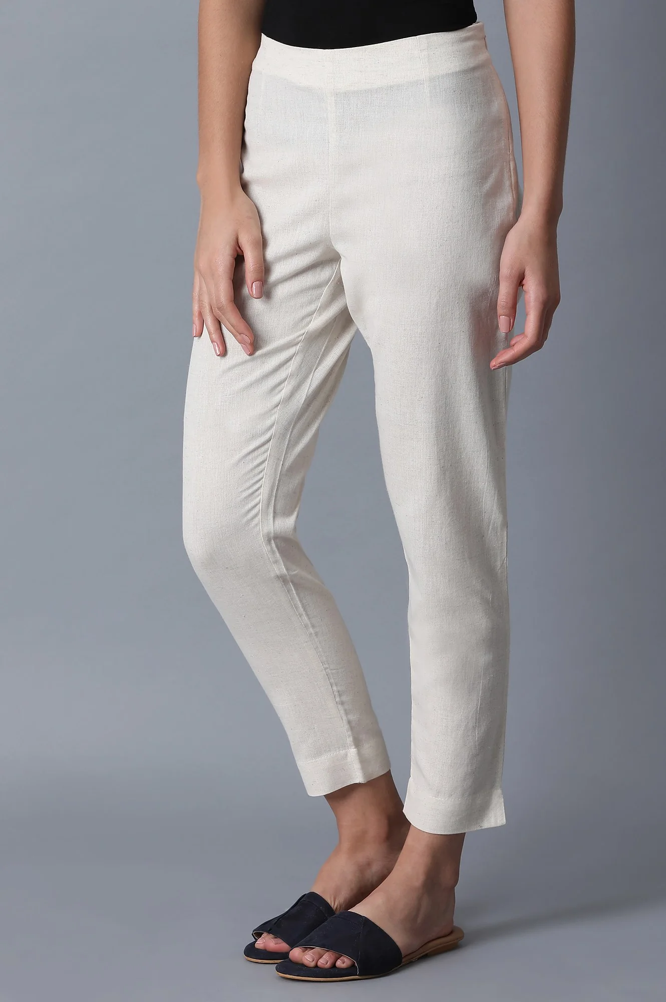 White Solid Mid-Rise Cotton Flax Slim Pants - Image 4