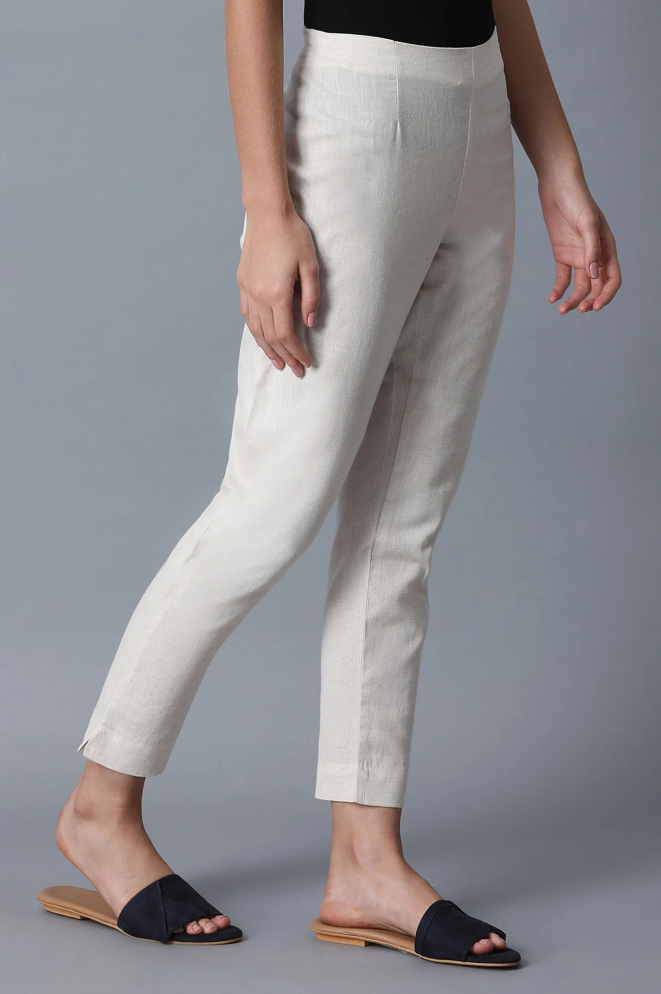 White Solid Mid-Rise Cotton Flax Slim Pants - Image 5