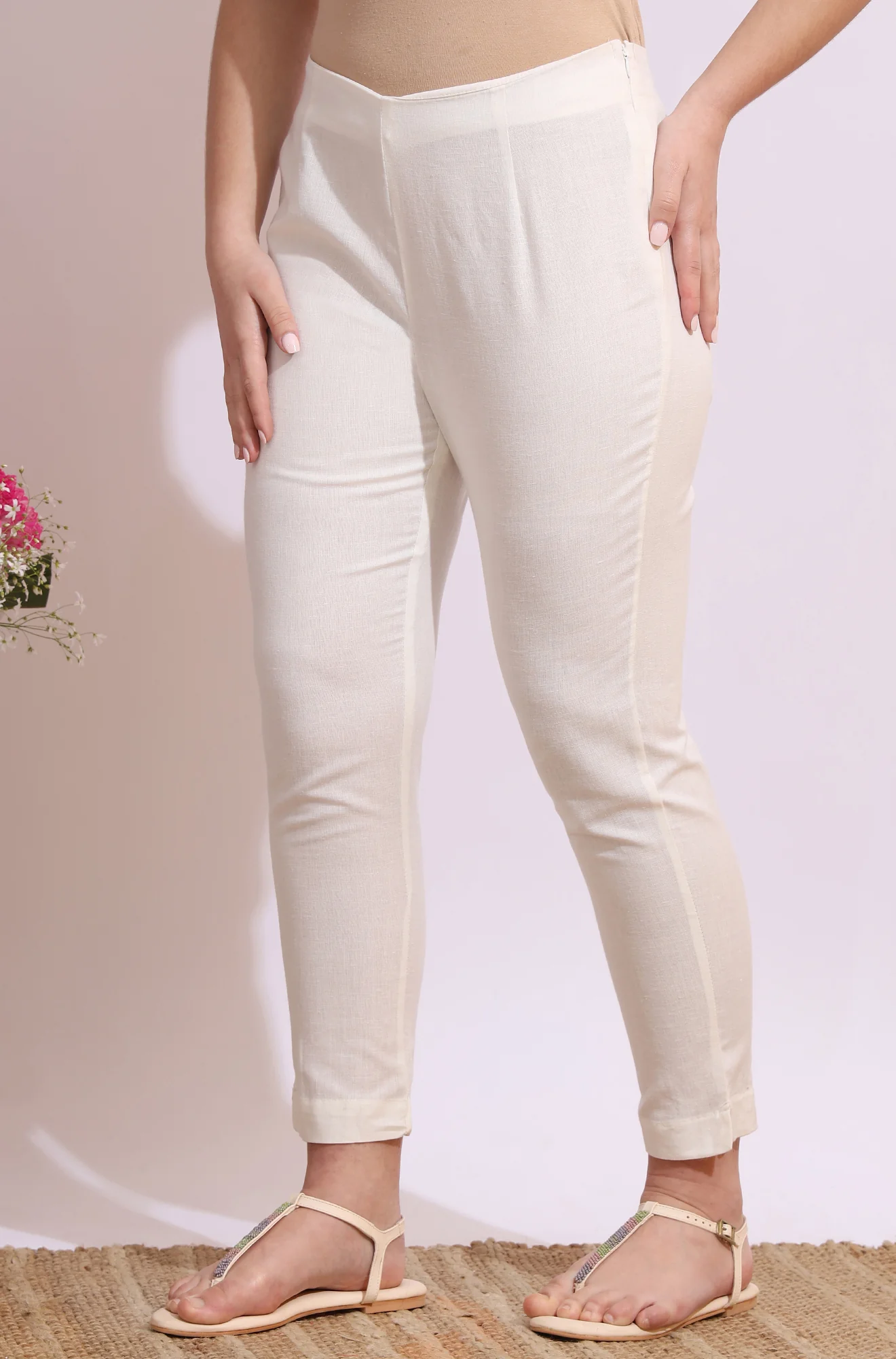 White Solid Mid-Rise Cotton Flax Slim Pants - Image 3