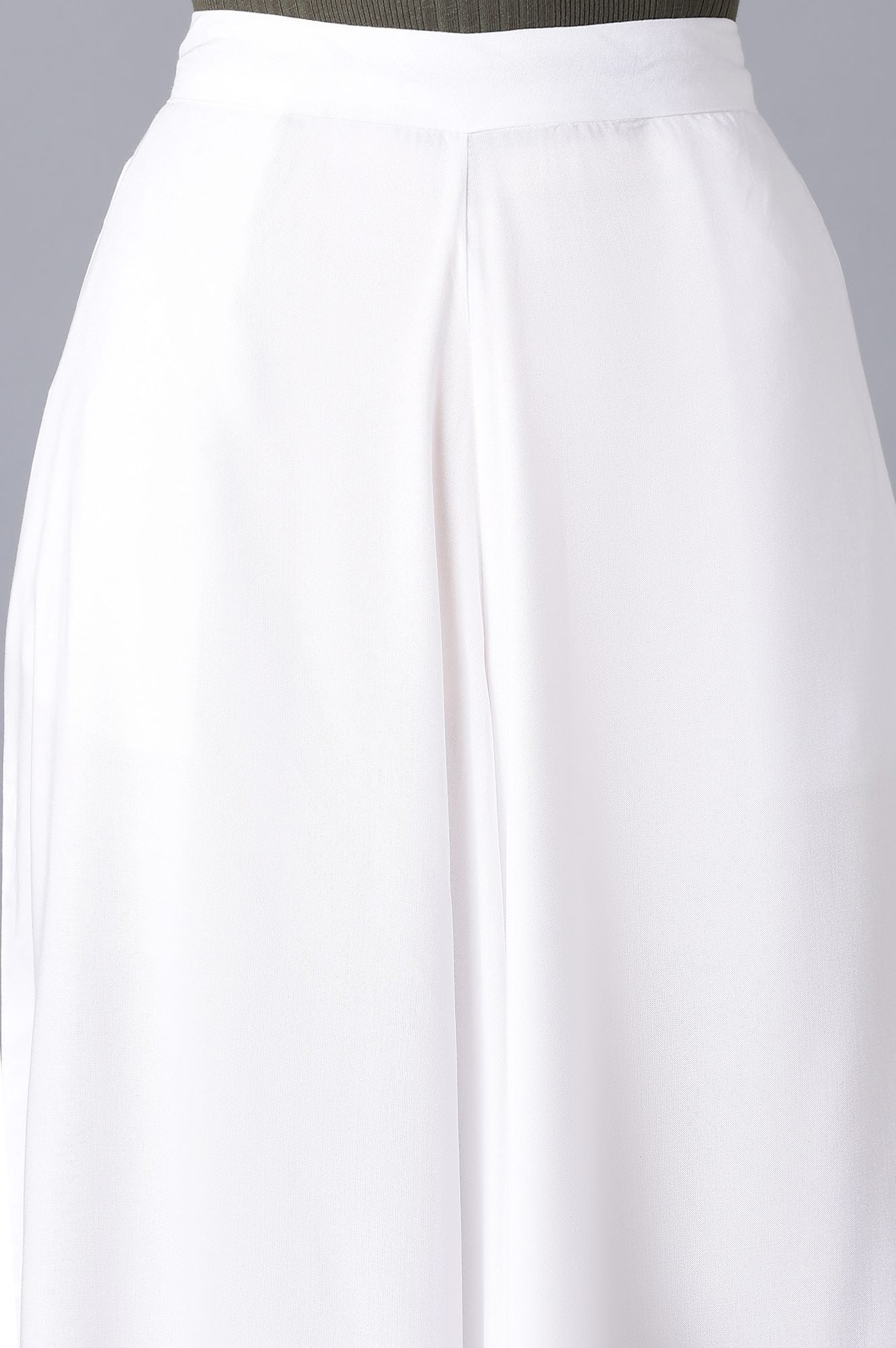 Elleven Women's White Solid Relaxed Fit Ankle Length Mid Rise Cullotes - Image 6