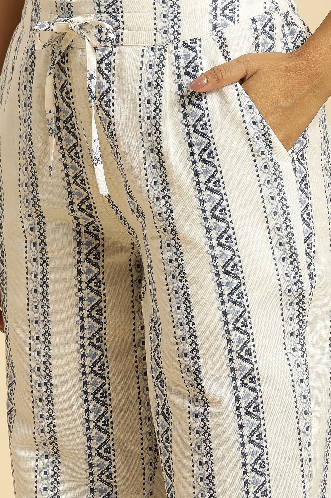 White Straight Pants With Blue Geometric Print - Image 7