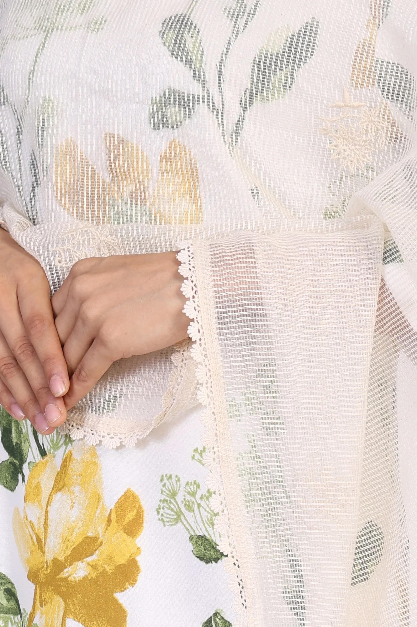 White Striped Floral Print Lace Detailing Nylon Dupatta - Image 3