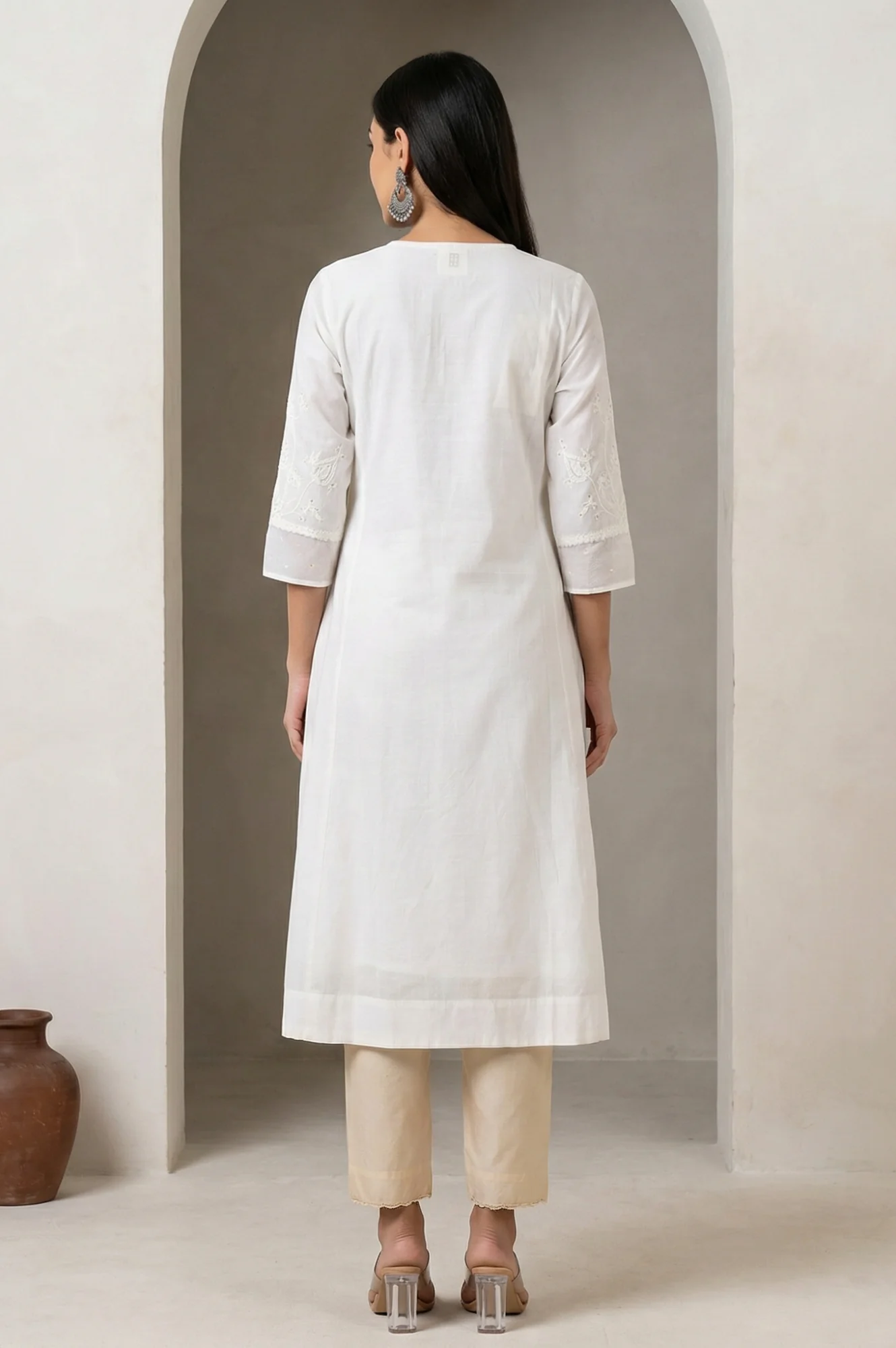 White Thread Embroidered Cotton Blend Straight Kurta - Image 5