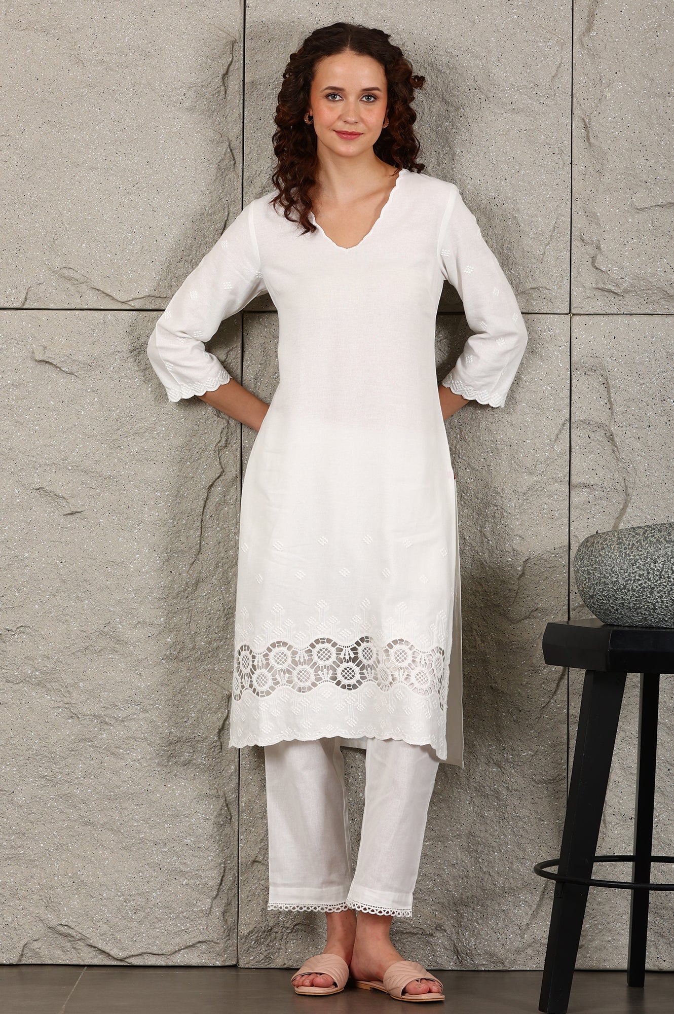White Thread Embroidered Linen Rayon Crepe Straight Kurta And Pants Set - Image 2