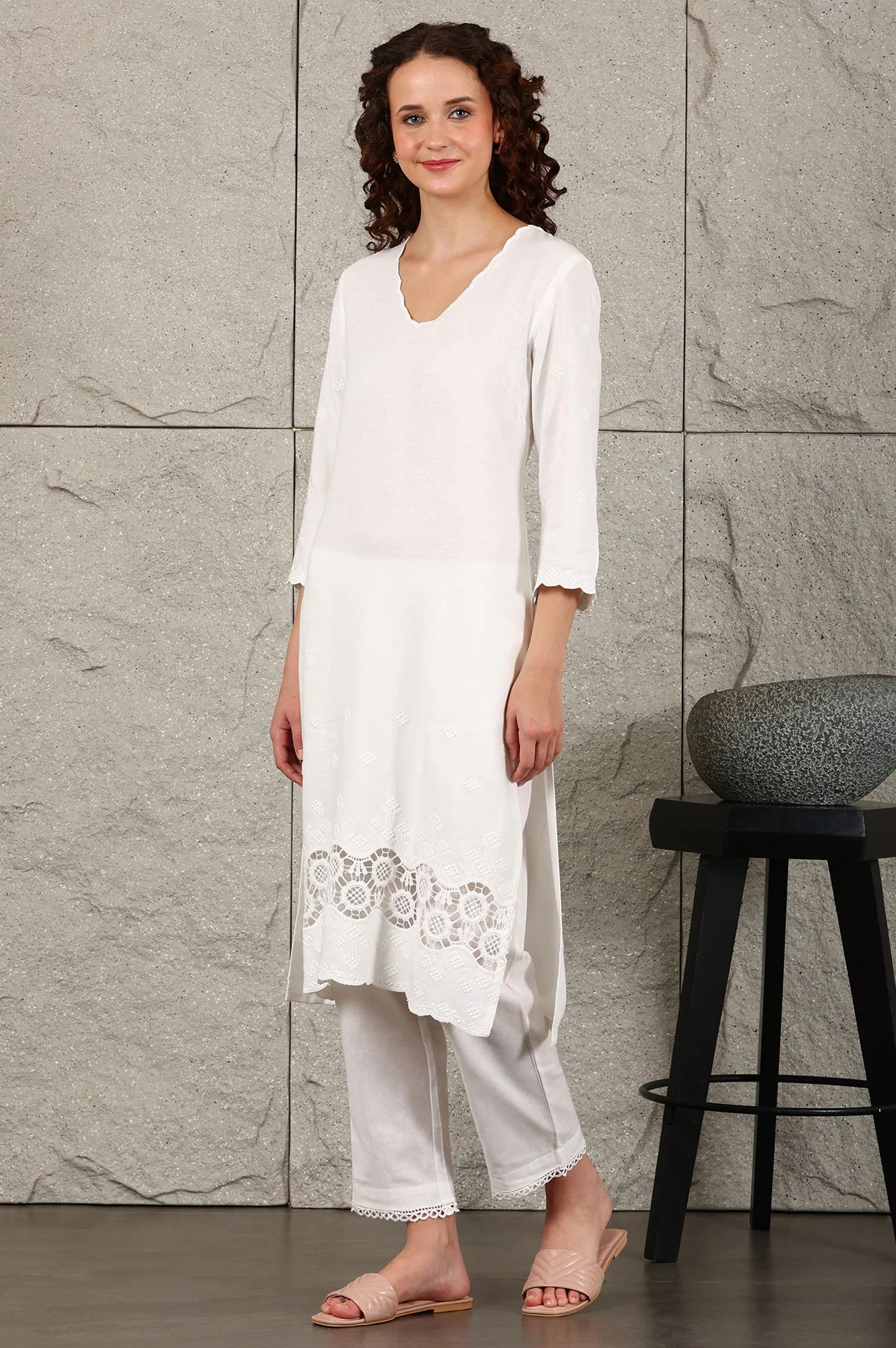 White Thread Embroidered Linen Rayon Crepe Straight Kurta And Pants Set - Image 4