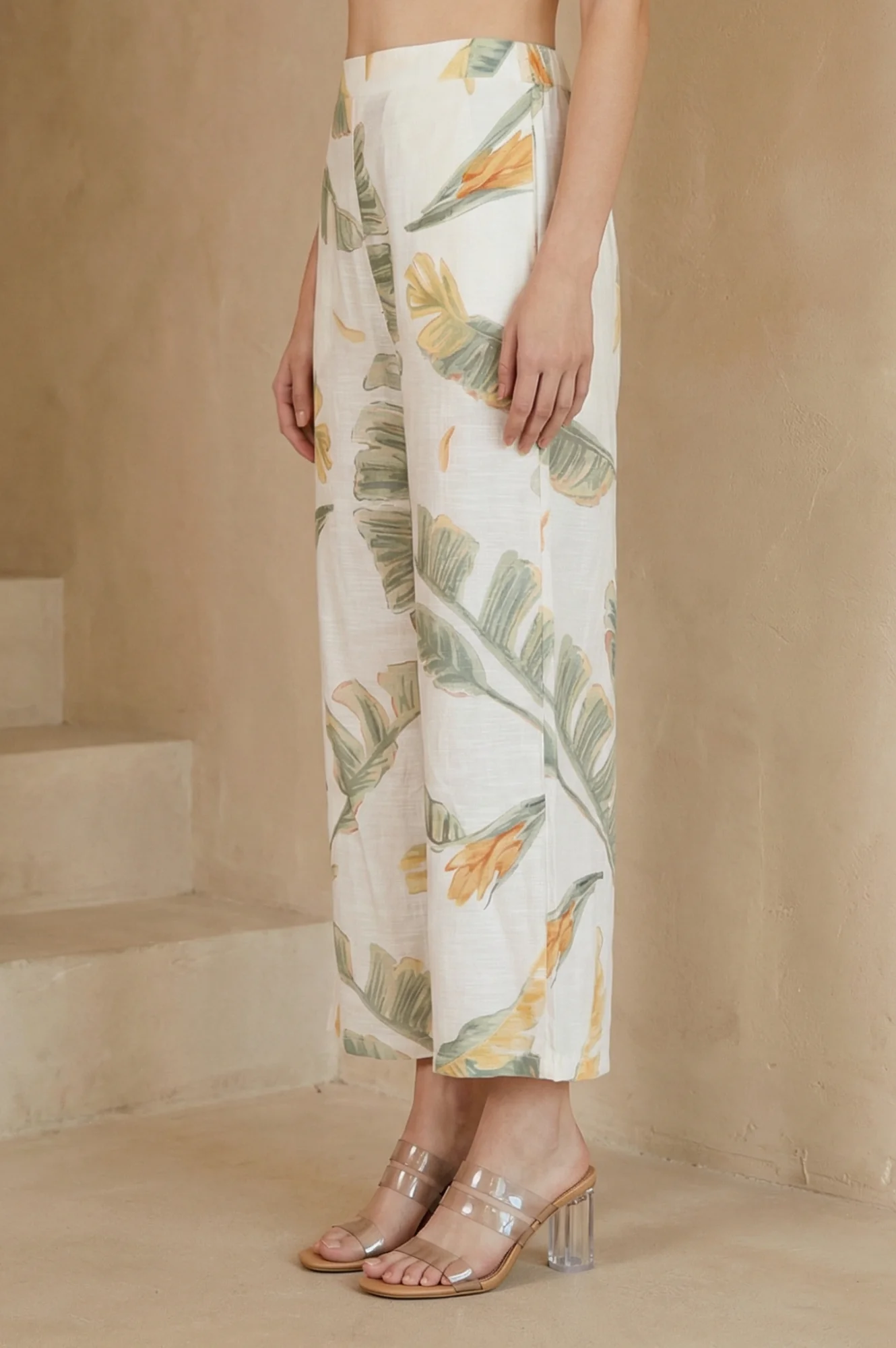 White Tropical Floral Printed Wide Leg Ankle Length Parallel Pants - Image 3