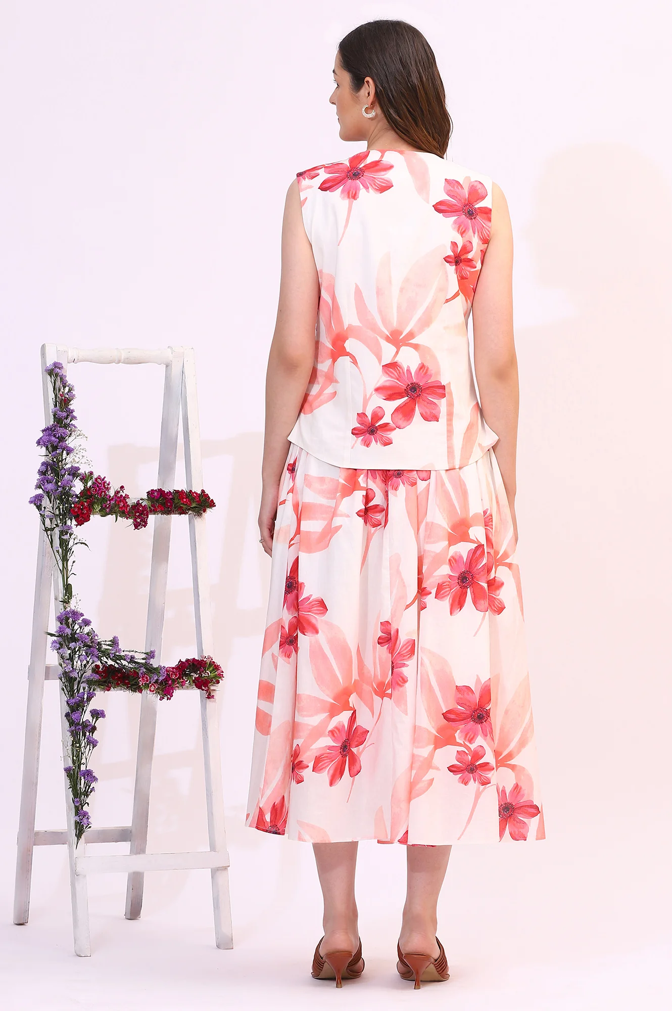 Wite Bold Floral Printed Pure Cotton Crop Top, Gilet and Skirt Set - Image 6