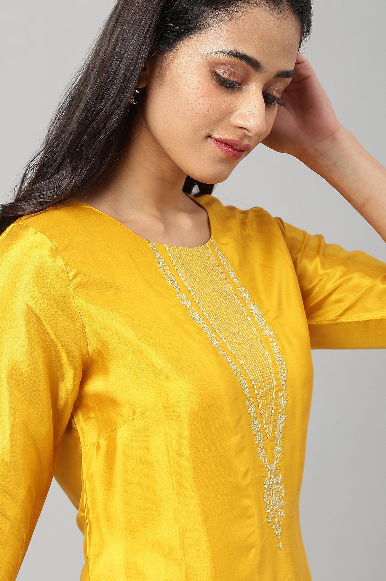 Yellow Embroidered Festive kurta - Image 9