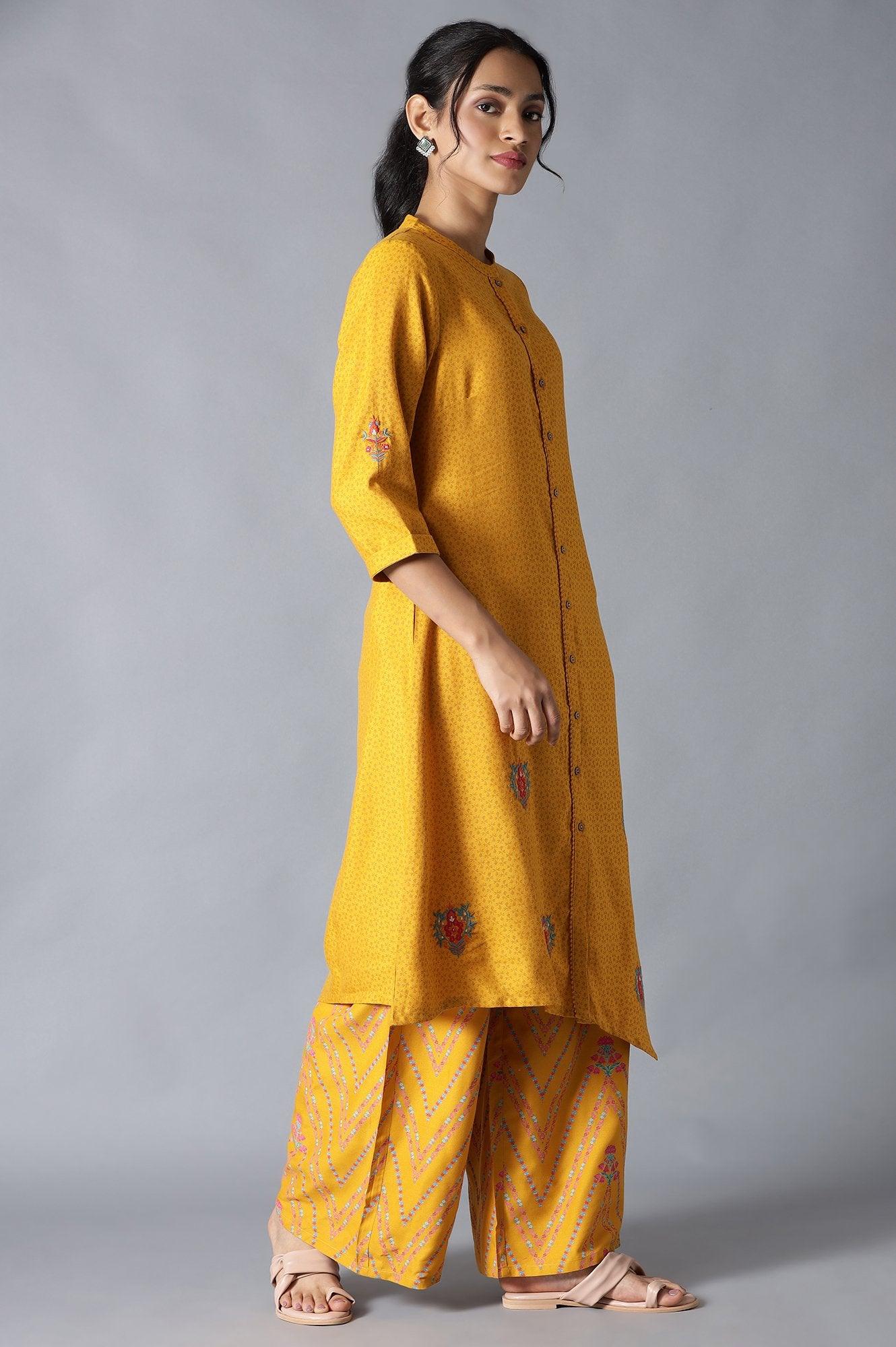 Yellow Embroidered kurta And Parallel Pants Set - Image 4